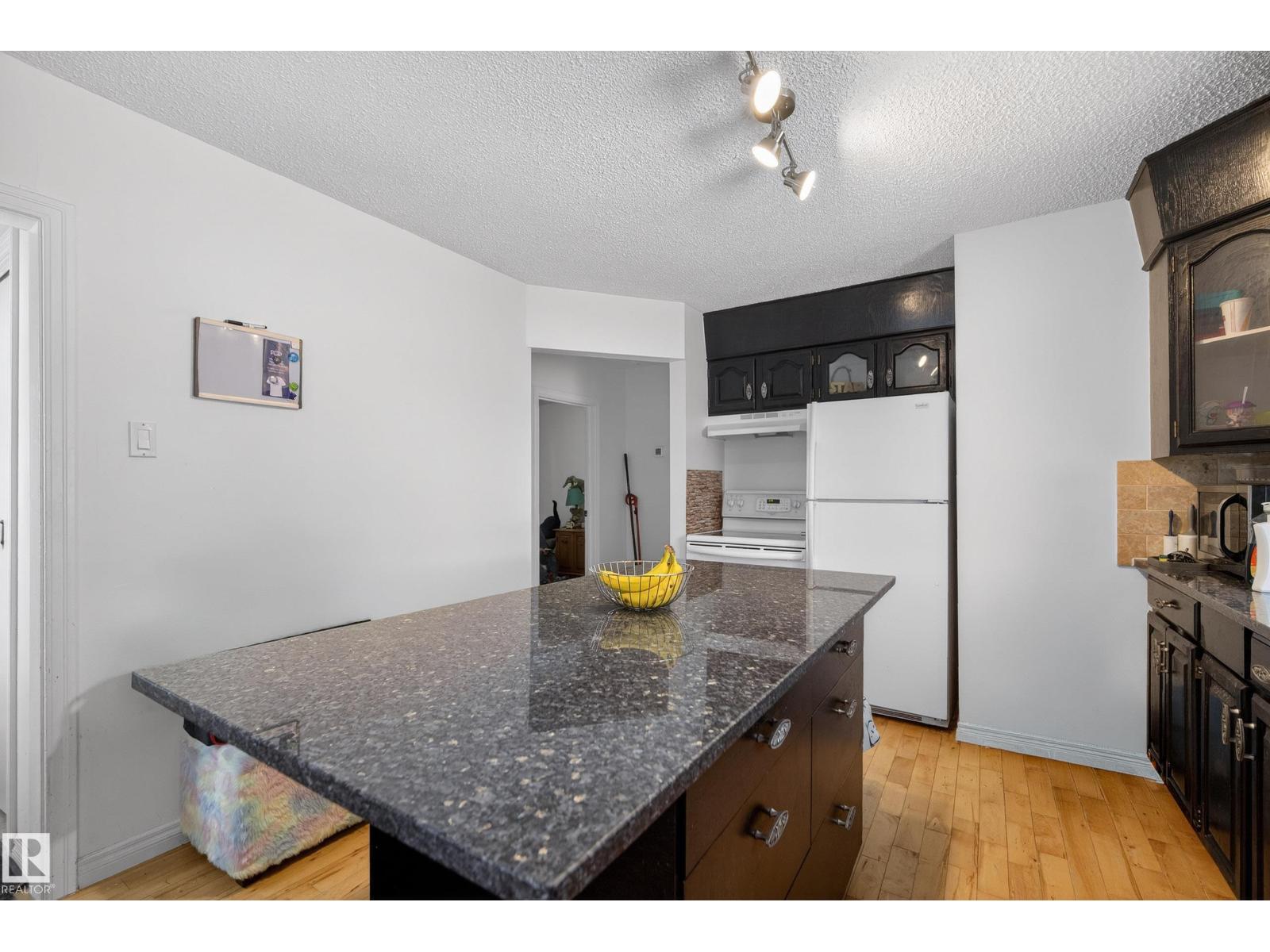 15321 110 Av Nw Property Photo 11