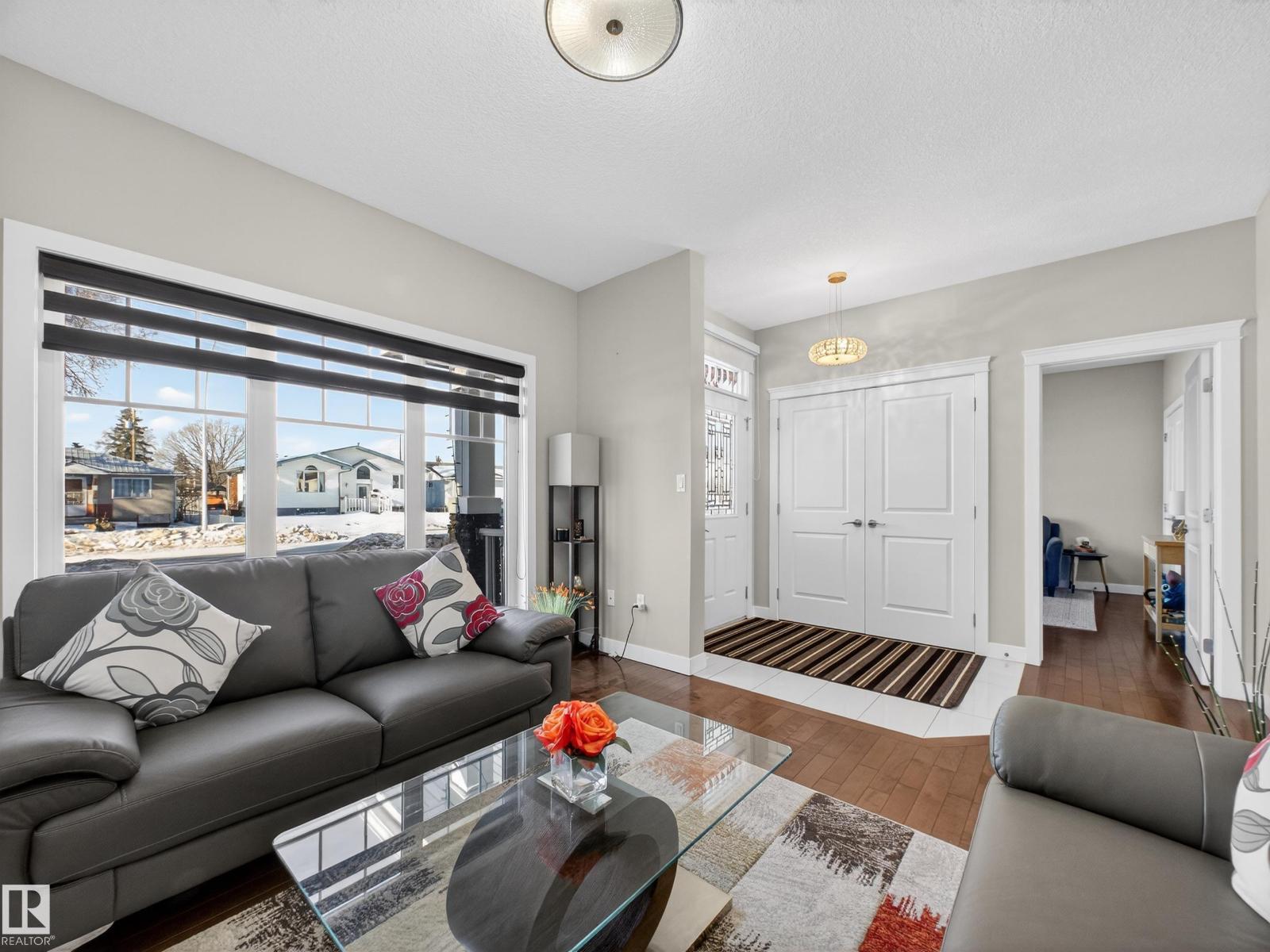 9917 162 St Nw Property Photo 9