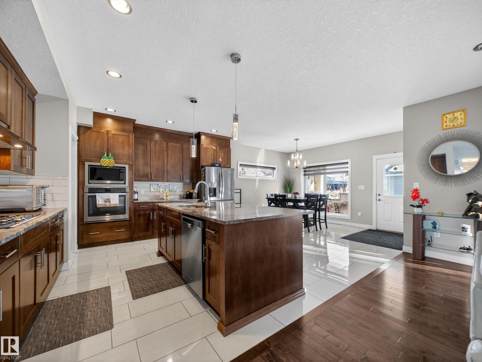 9917 162 St Nw Property Photo 16