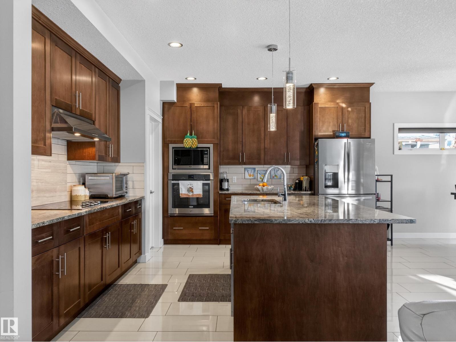 9917 162 St Nw Property Photo 17
