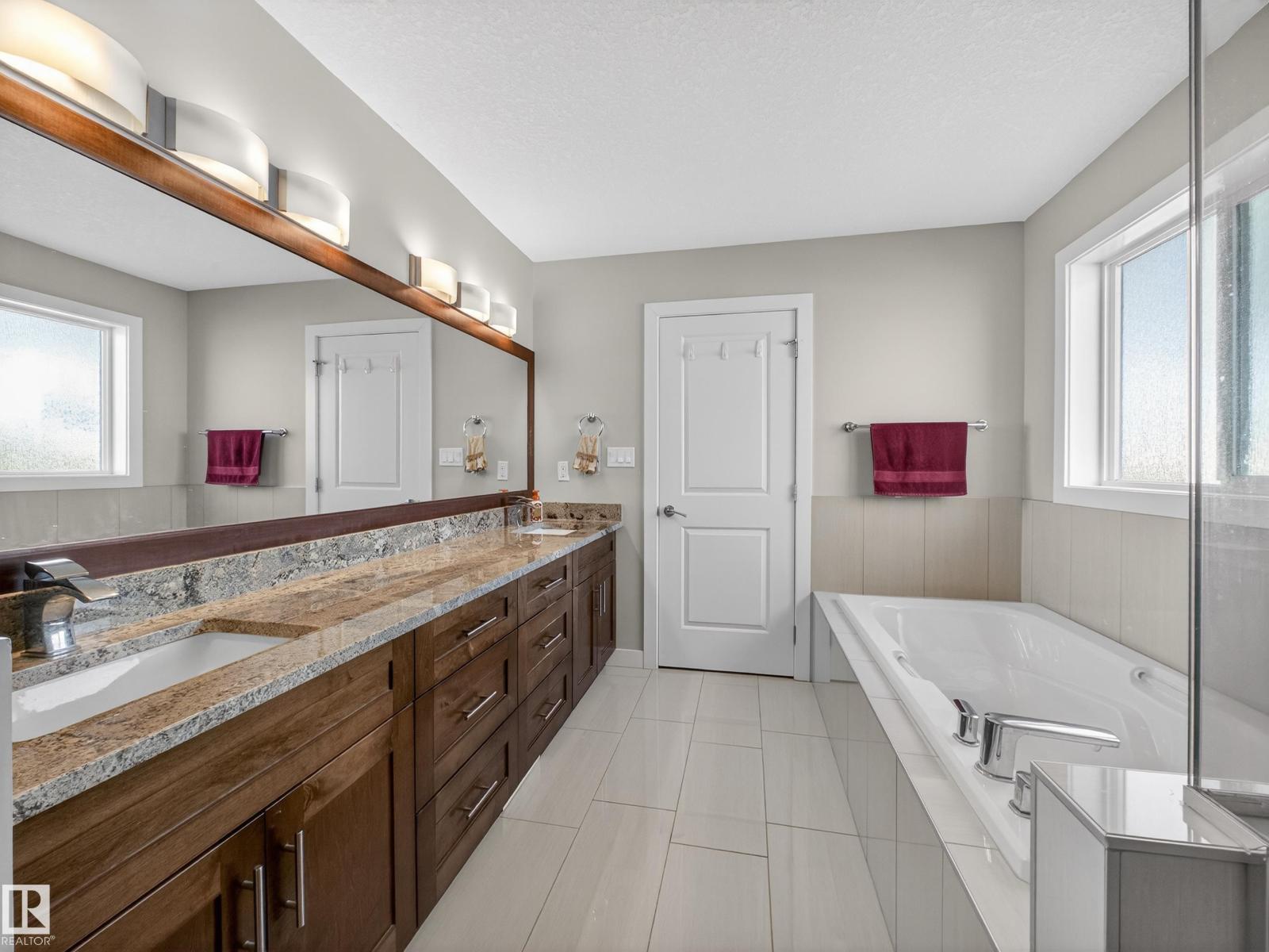 9917 162 St Nw Property Photo 37