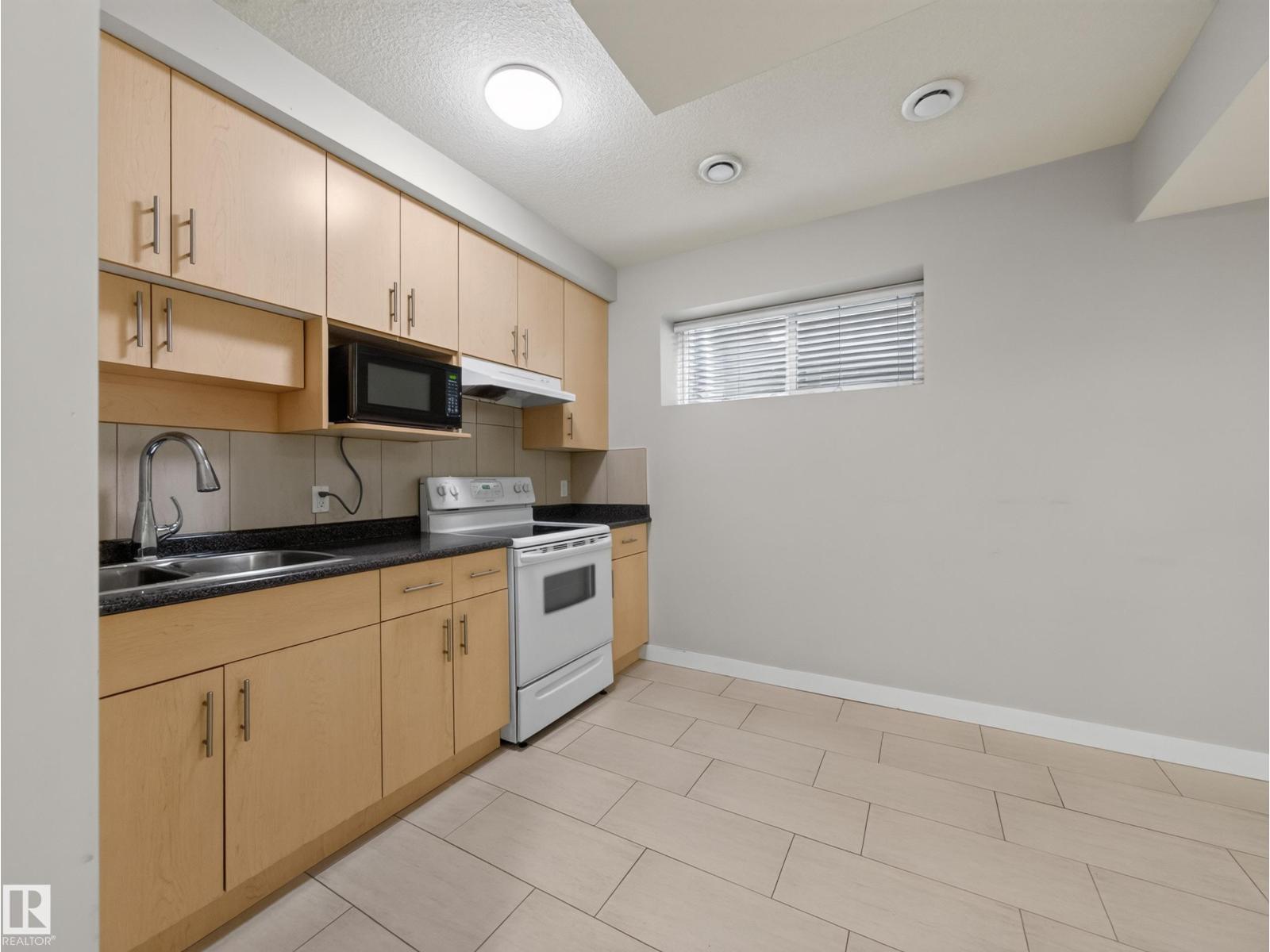 9917 162 St Nw Property Photo 59