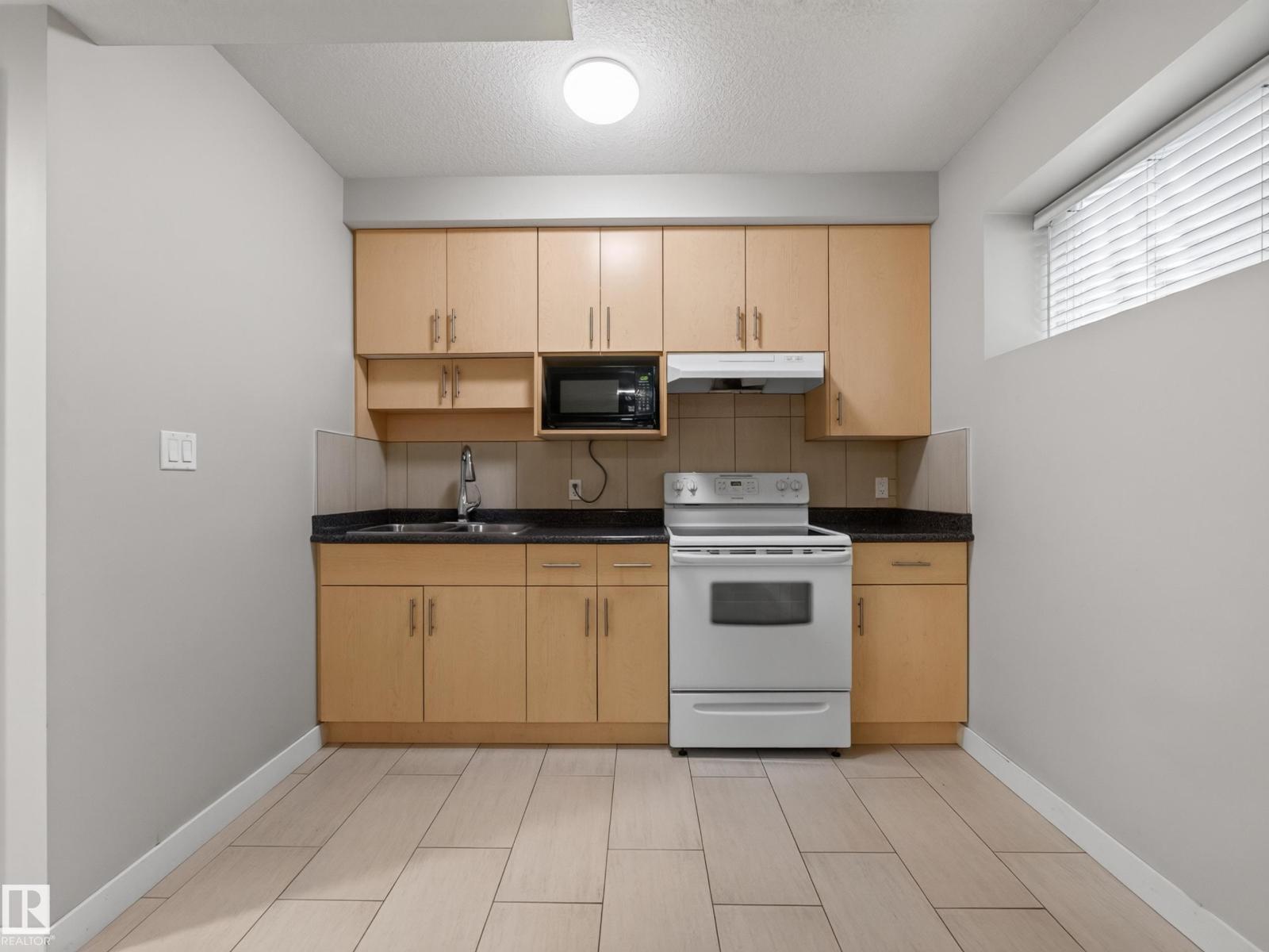 9917 162 St Nw Property Photo 60