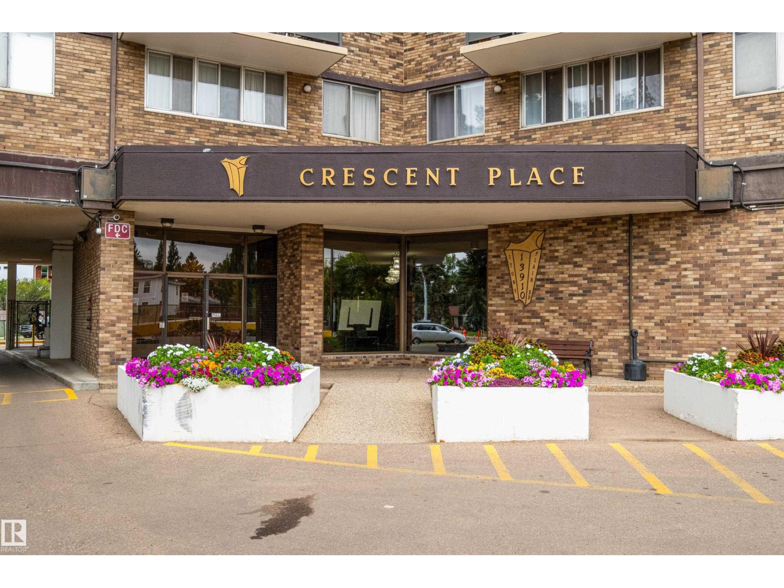 #611 13910 Stony Plain Rd Nw Property Photo 2