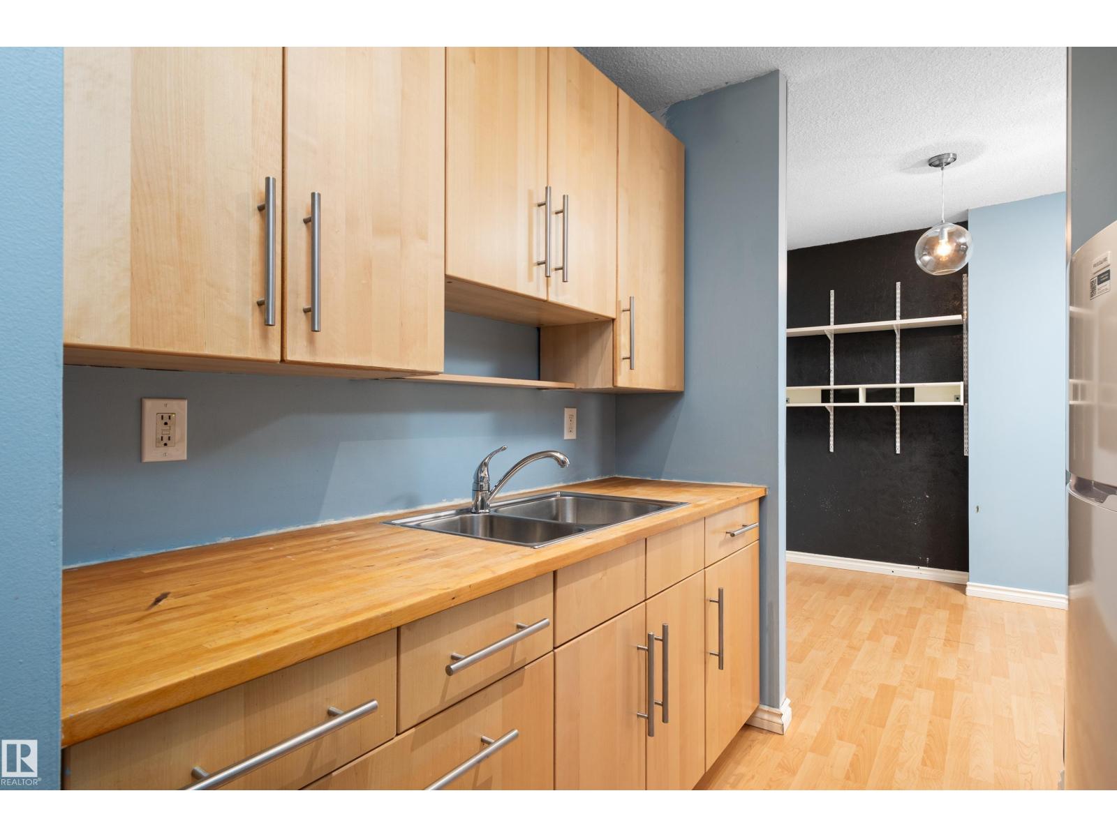 #611 13910 Stony Plain Rd Nw Property Photo 4