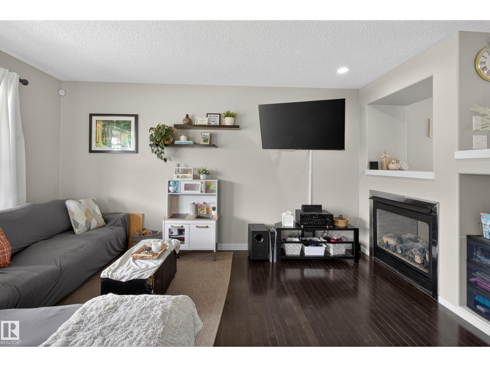 3611 12 St Nw Property Photo 7