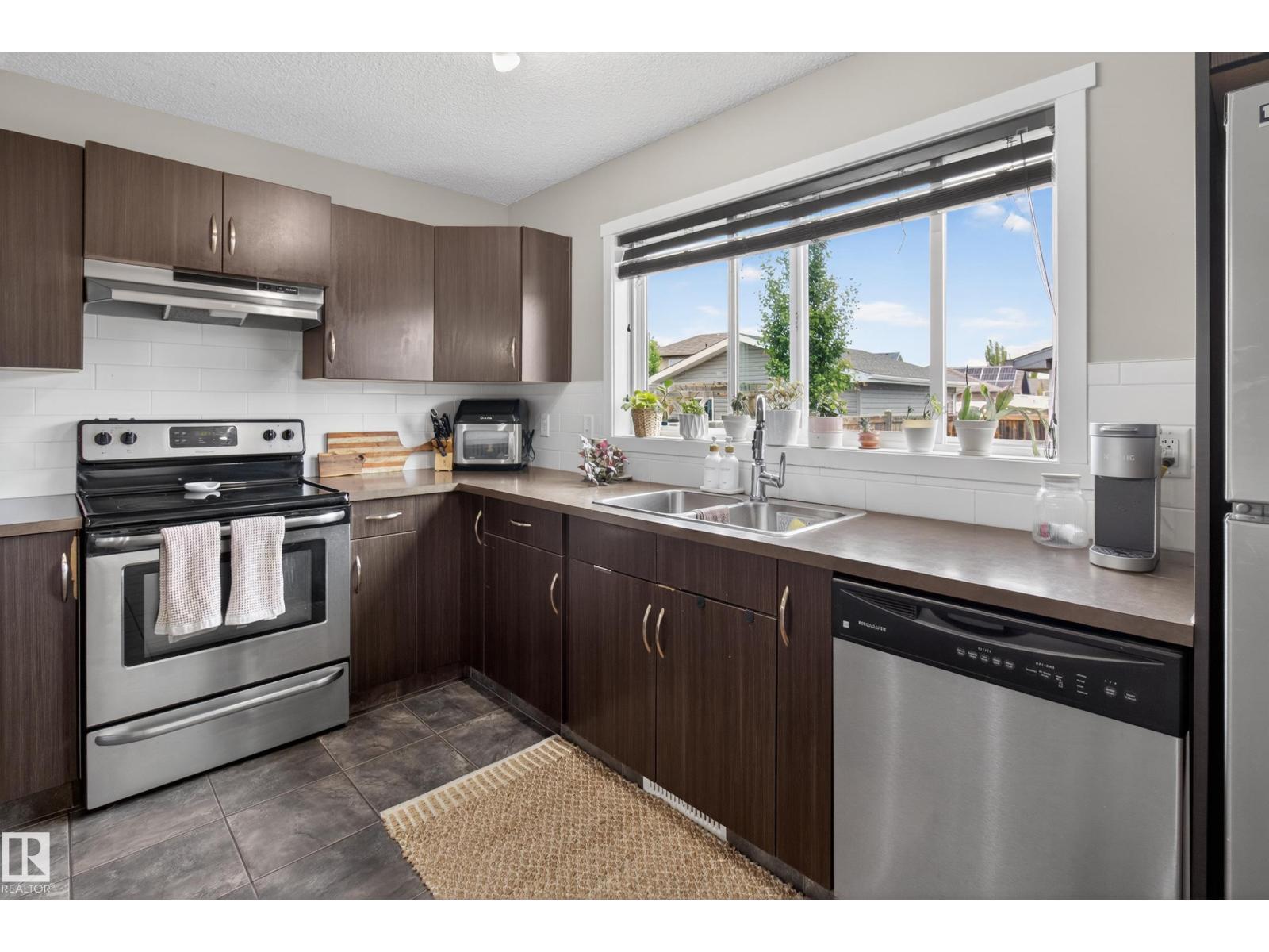 3611 12 St Nw Property Photo 12