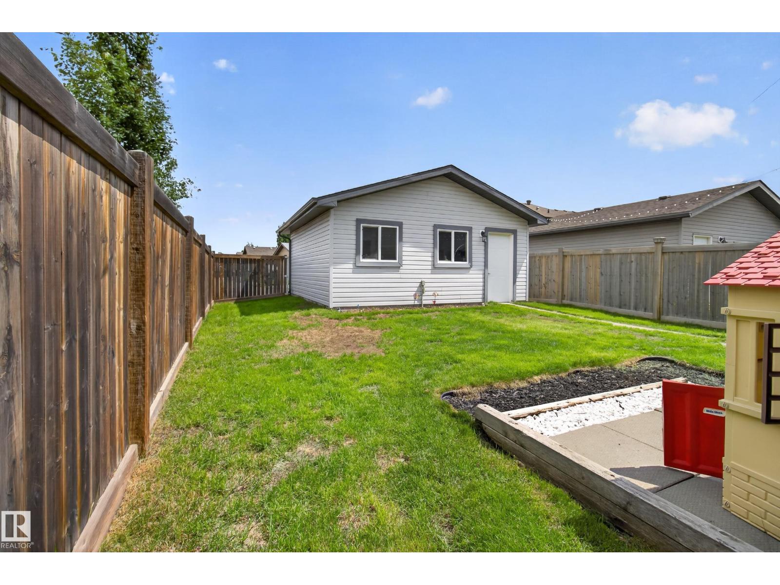 3611 12 St Nw Property Photo 32