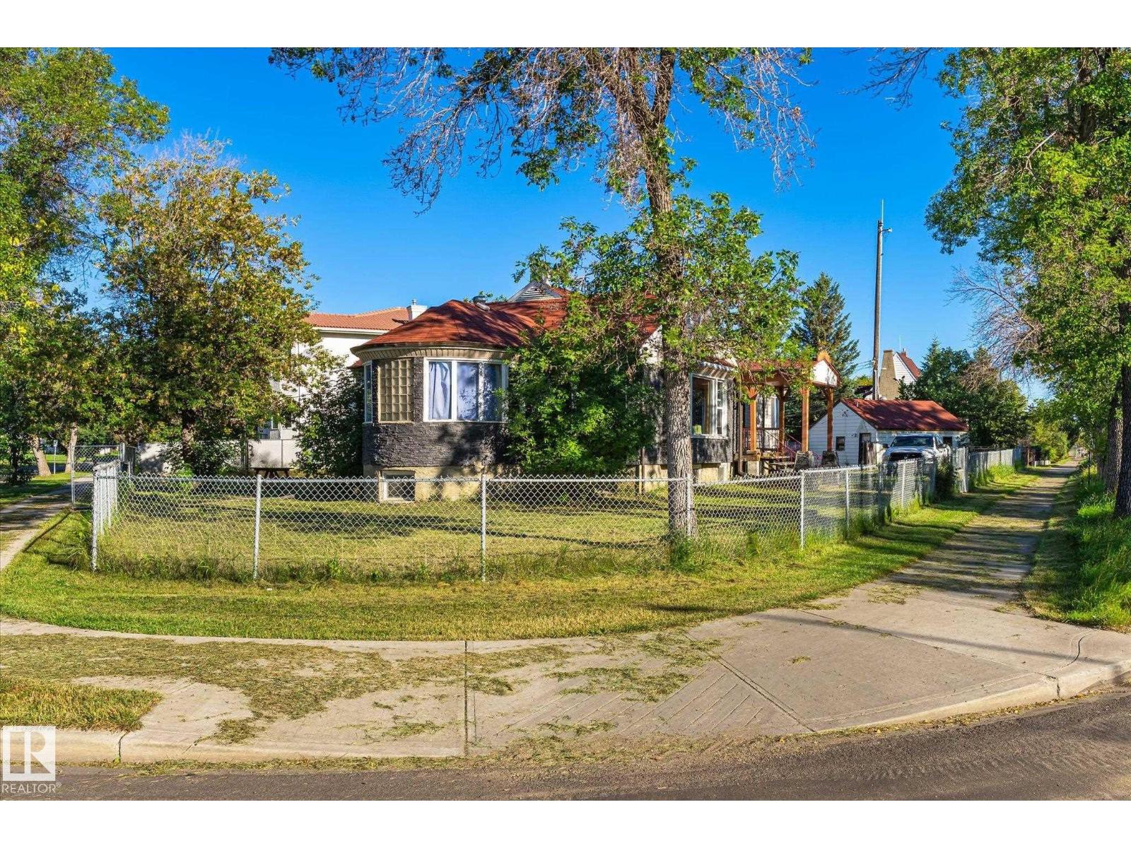 11008 109 St Nw Property Photo 15