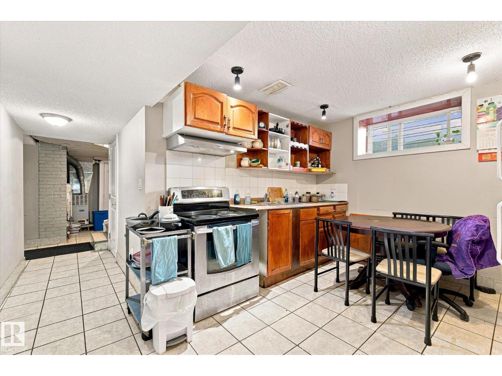 11008 109 St Nw Property Photo 33