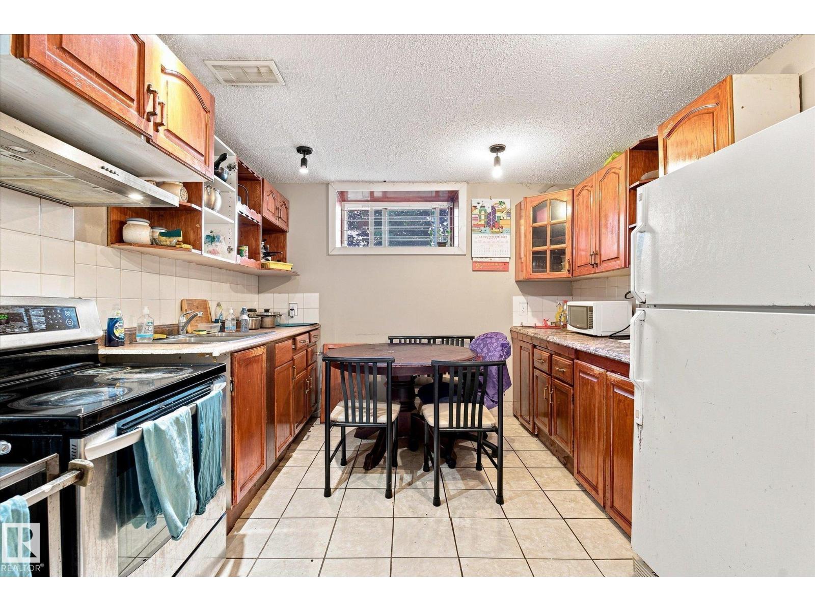 11008 109 St Nw Property Photo 36