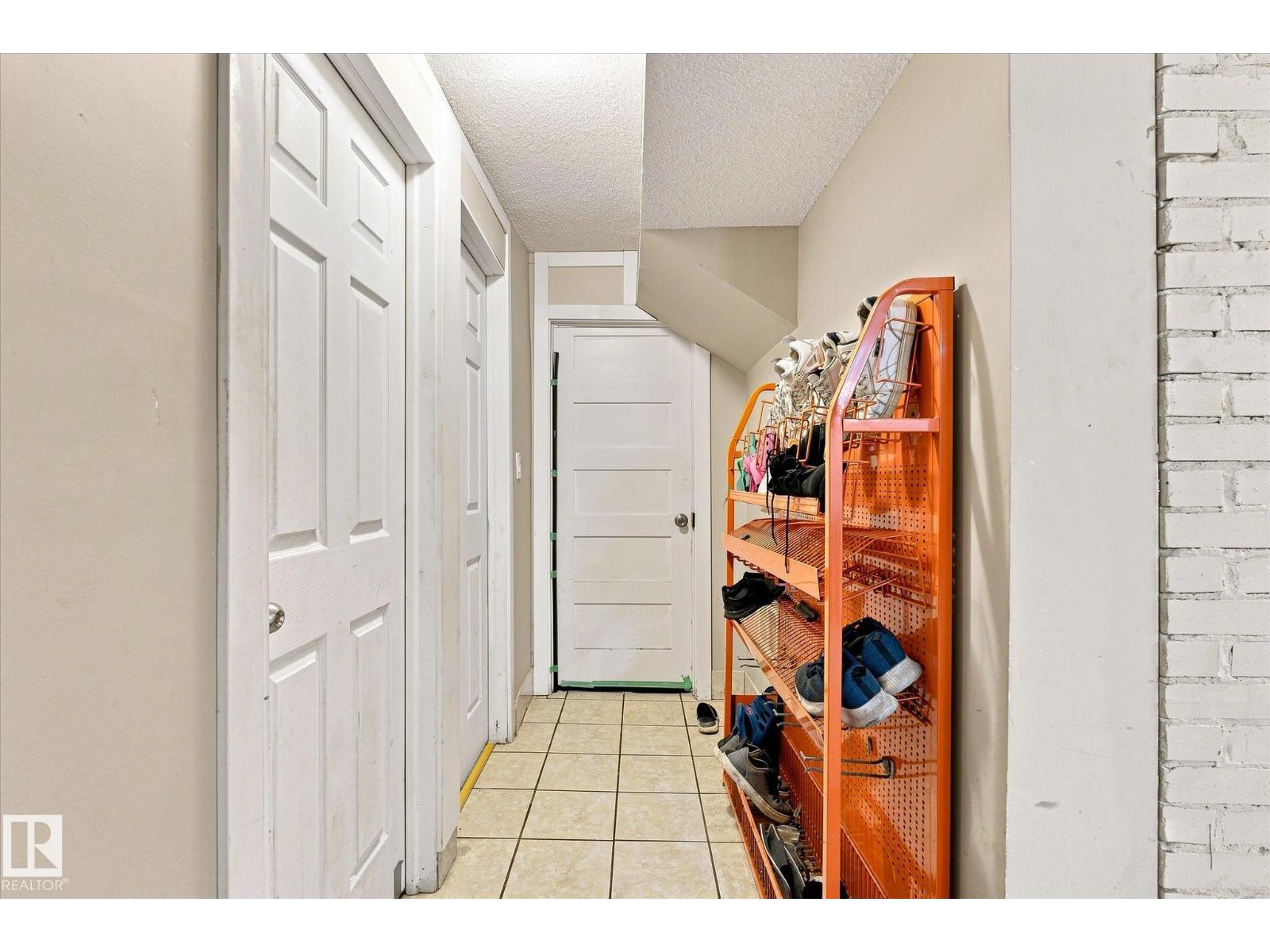 11008 109 St Nw Property Photo 37