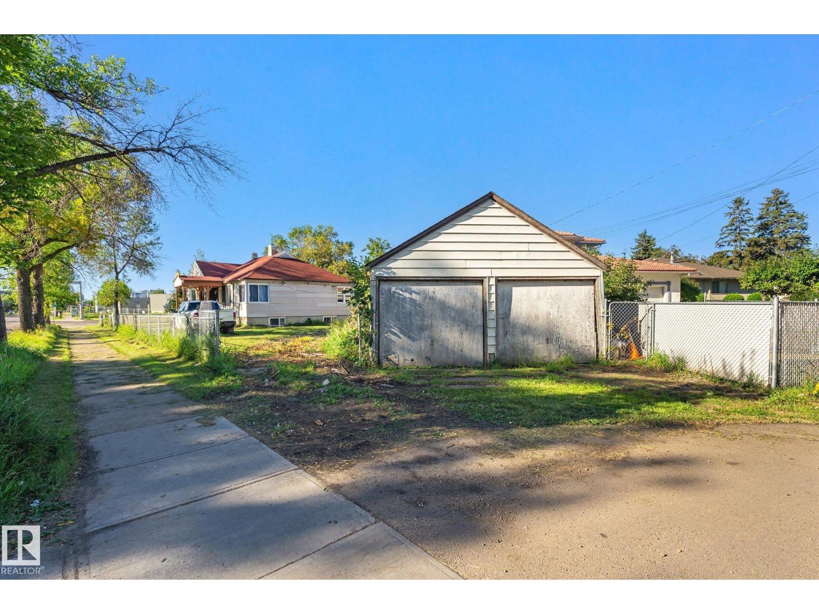 11008 109 St Nw Property Photo 40