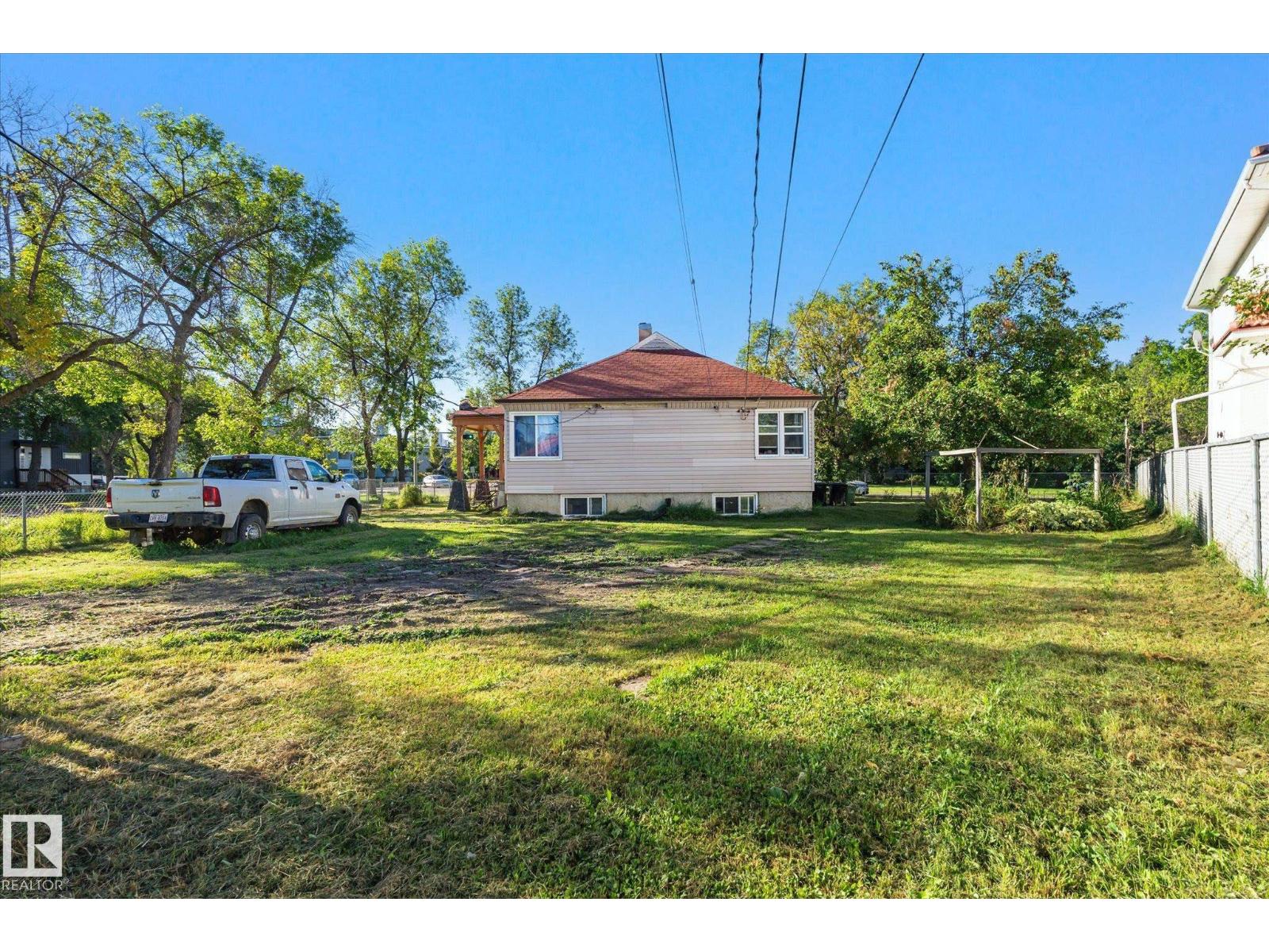 11008 109 St Nw Property Photo 42