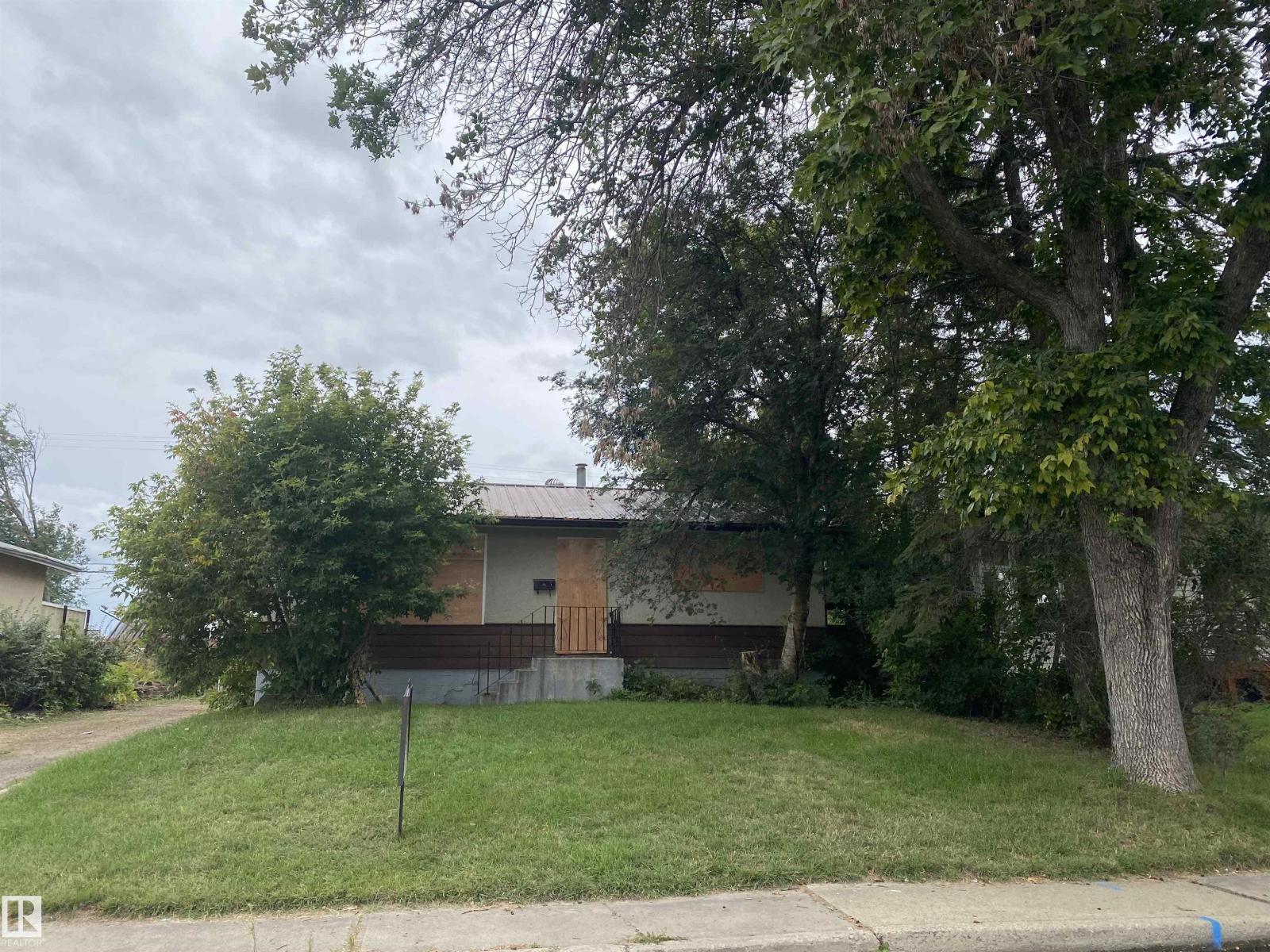 4008 55 St Property Photo 2
