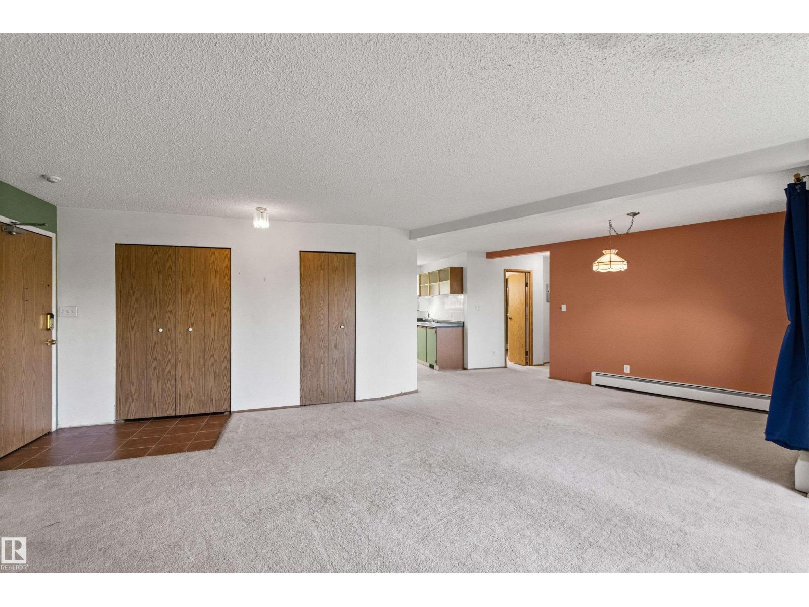 #301 9505 77 Av Nw Property Photo 9