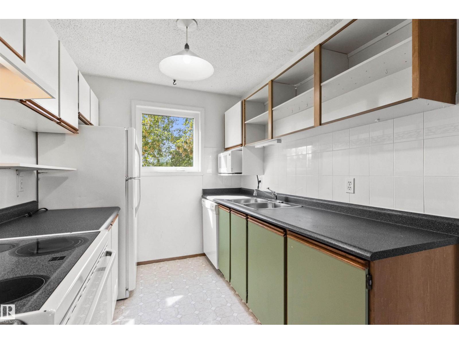 #301 9505 77 Av Nw Property Photo 11