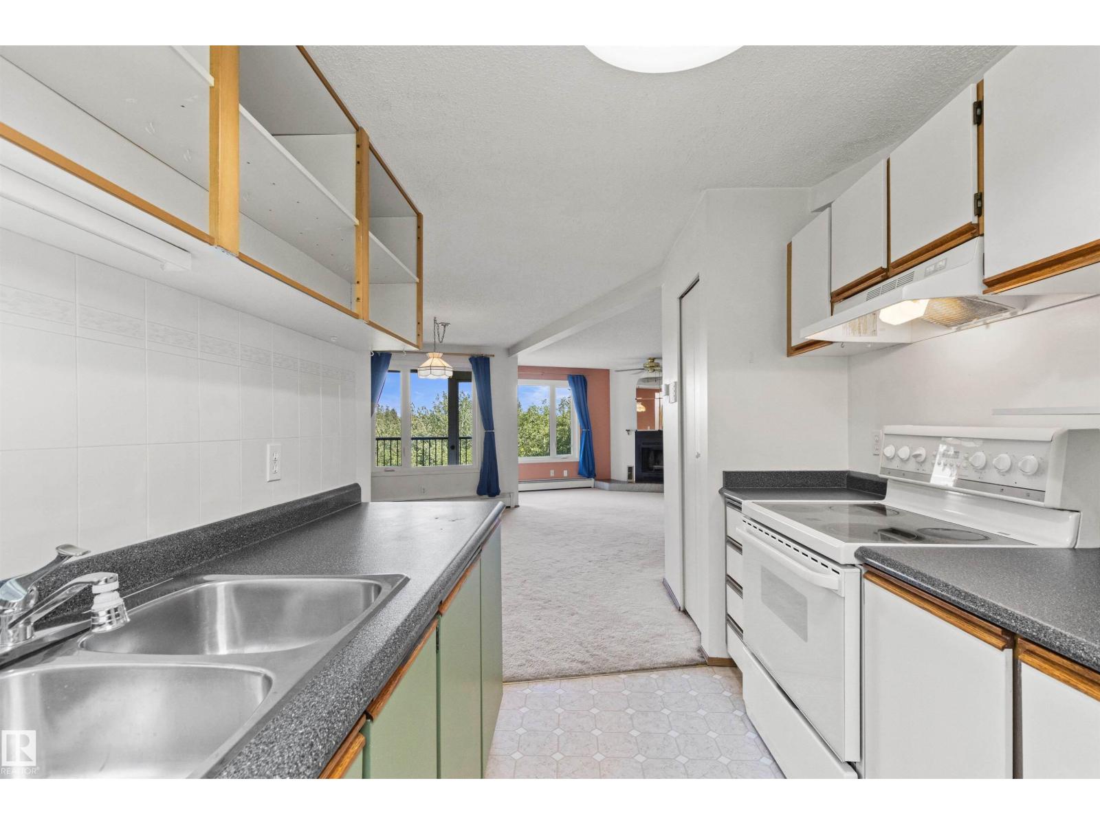 #301 9505 77 Av Nw Property Photo 15