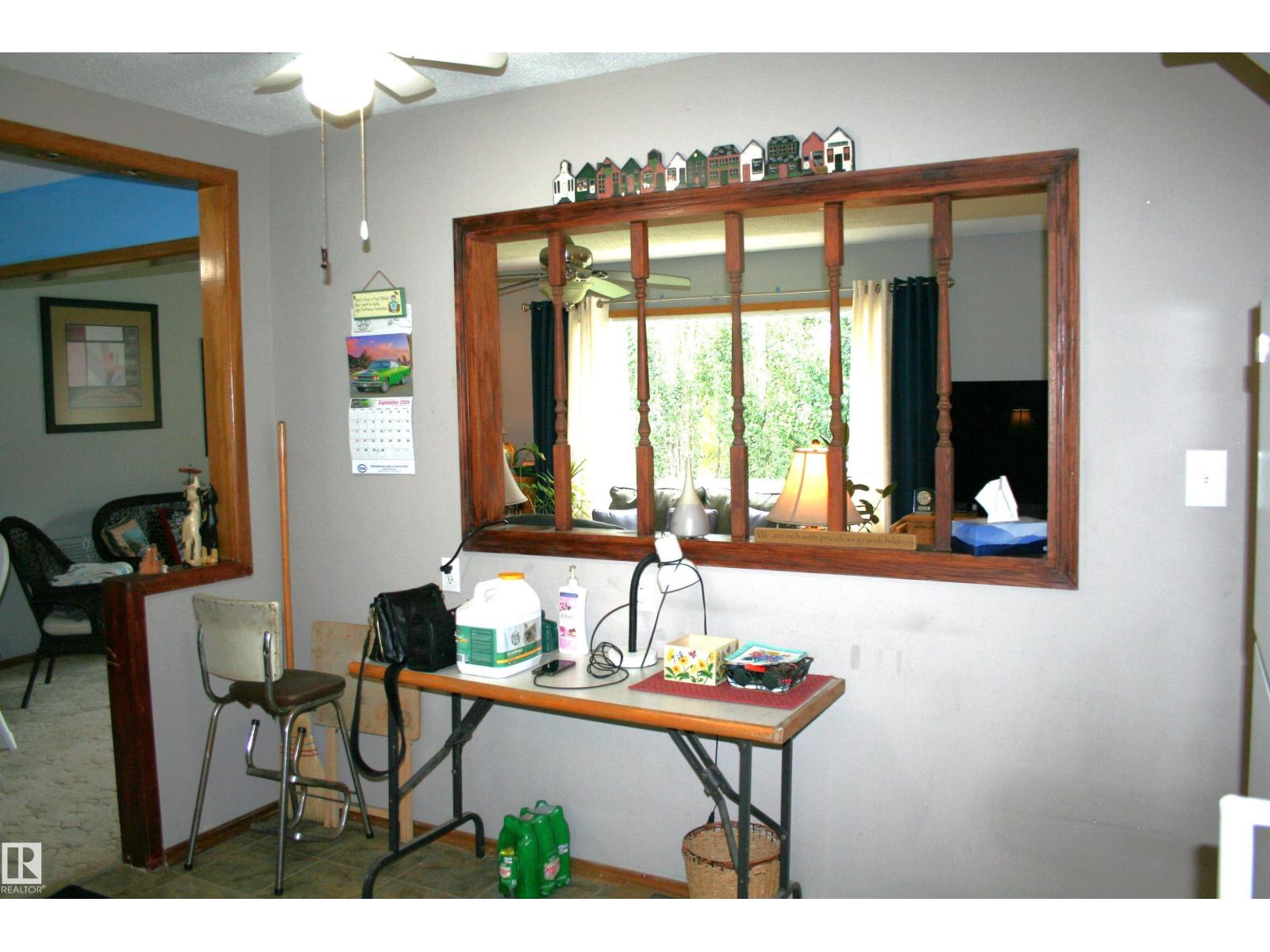 5219 52 Ave Property Photo 12