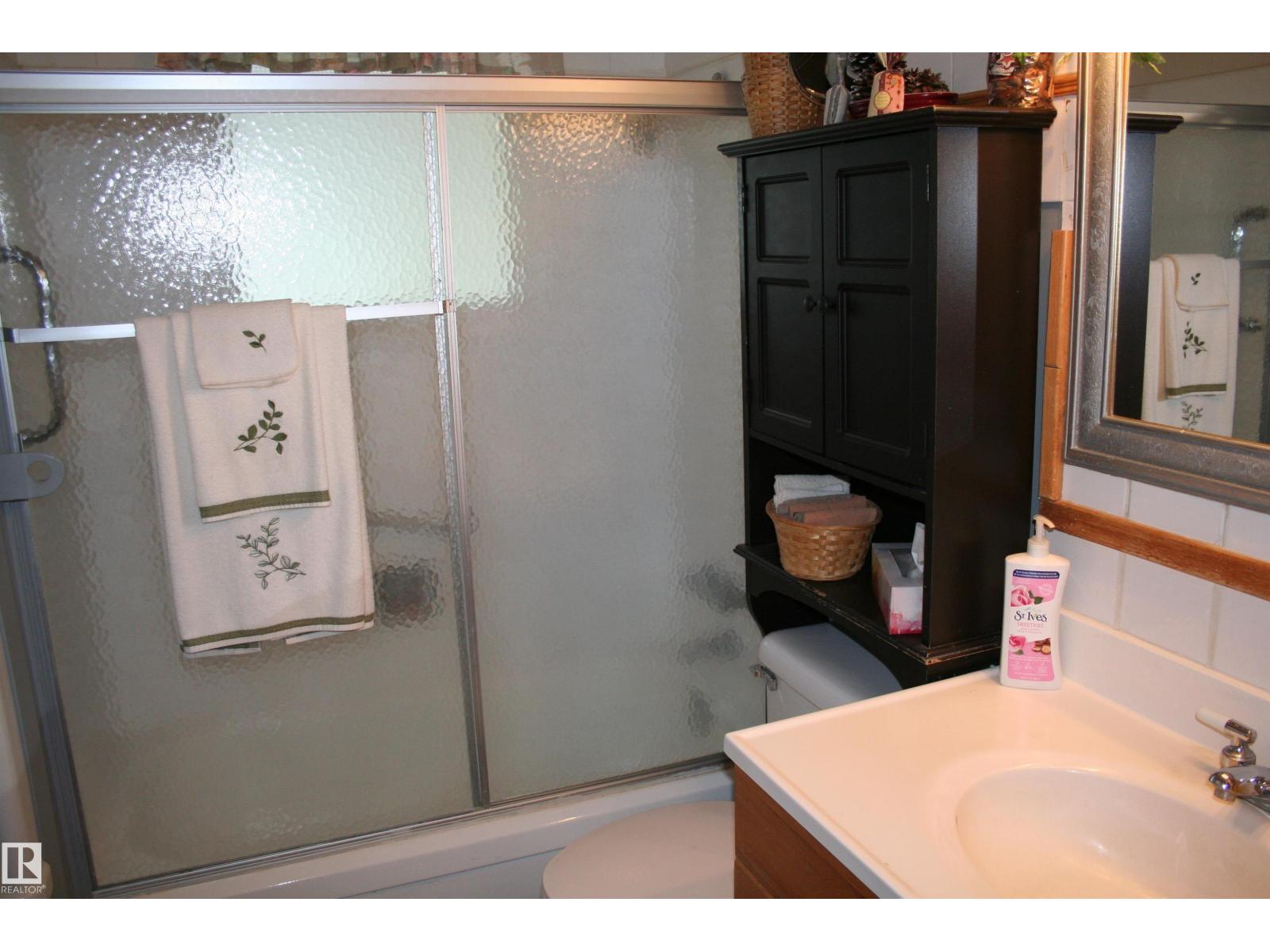 5219 52 Ave Property Photo 17