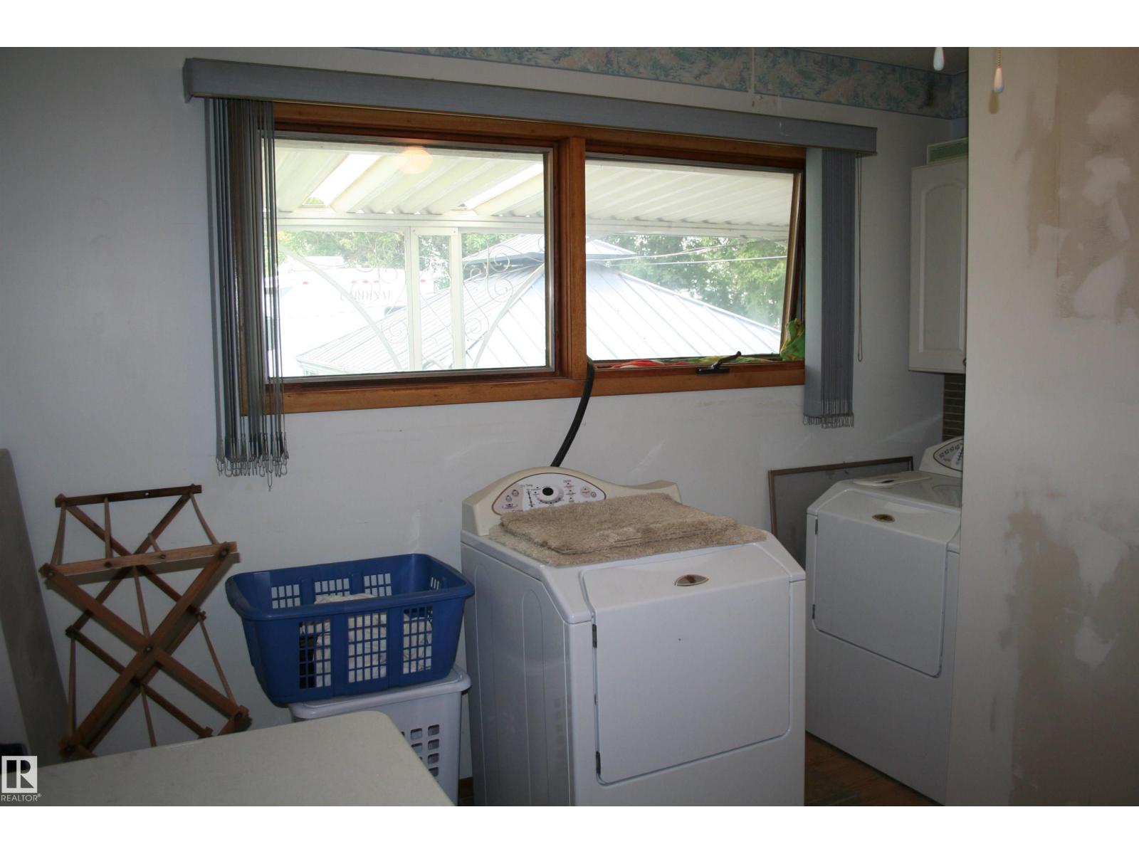 5219 52 Ave Property Photo 20