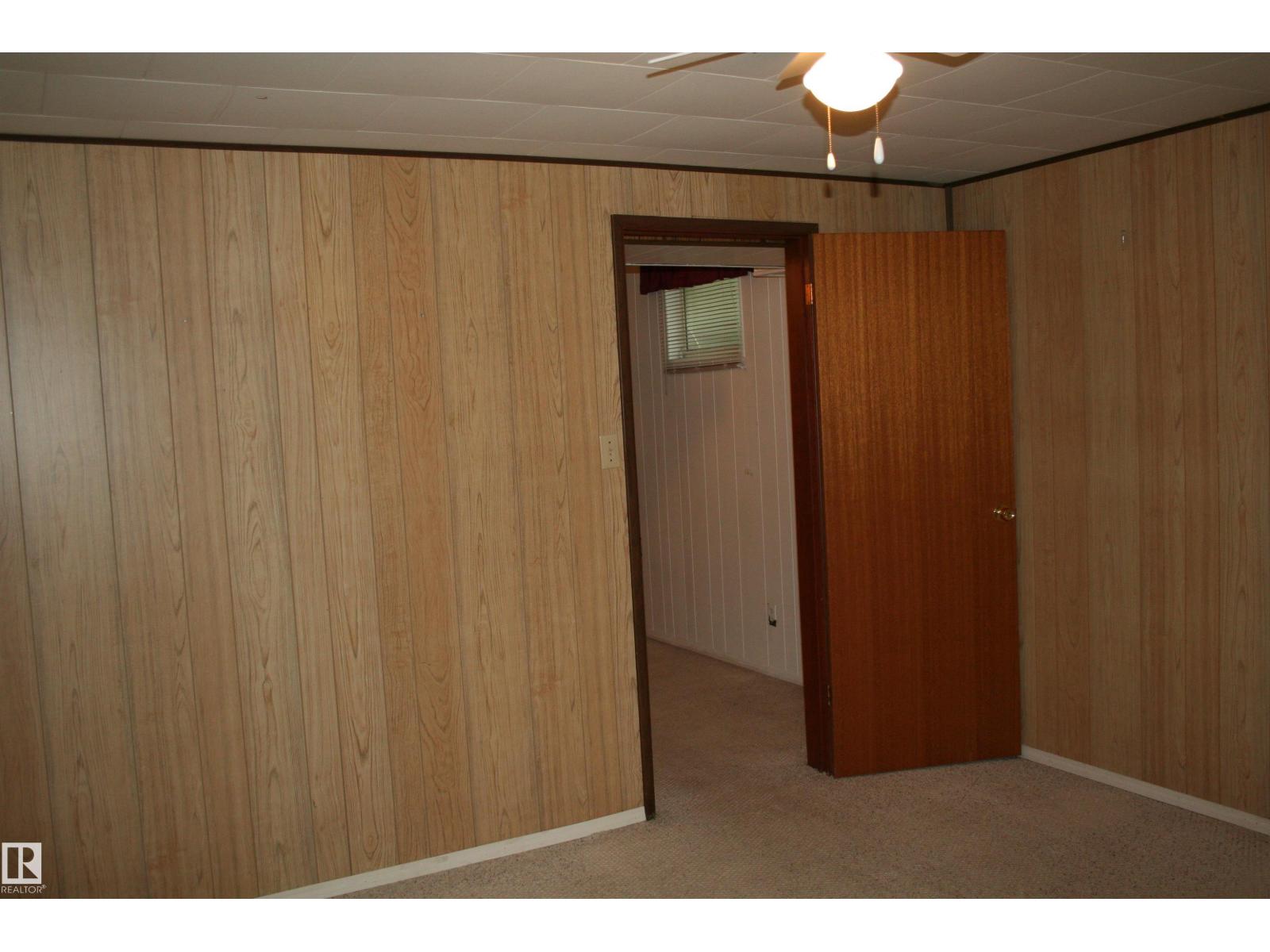 5219 52 Ave Property Photo 28