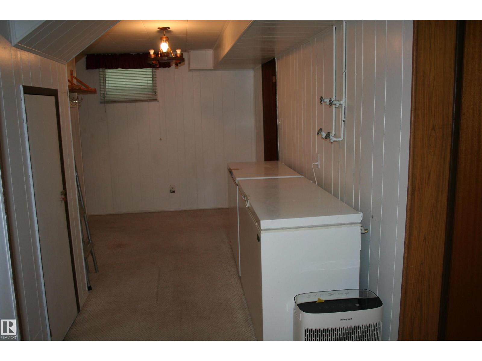 5219 52 Ave Property Photo 30