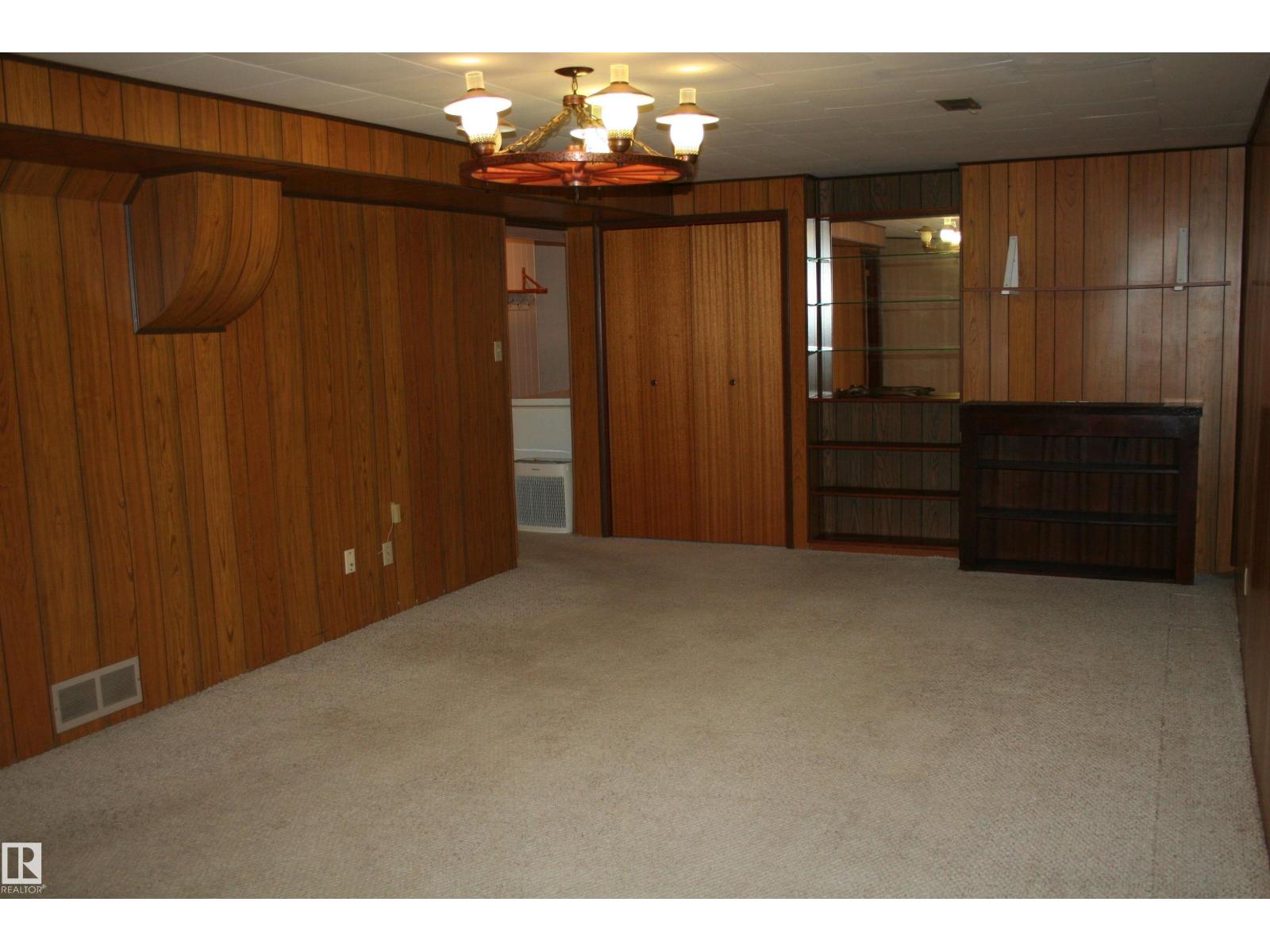 5219 52 Ave Property Photo 31