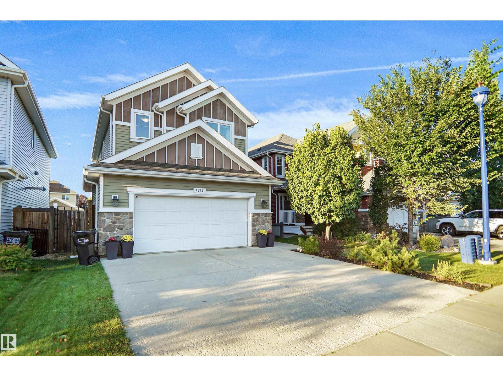 7812 18 Av Sw Property Photo 2