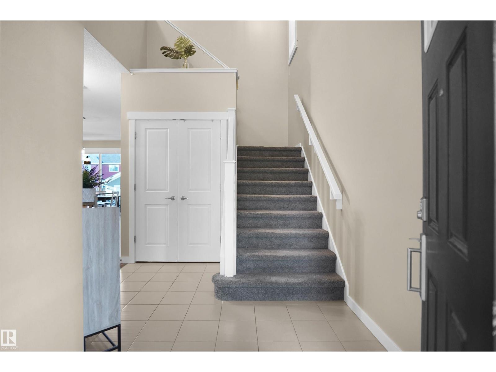 7812 18 Av Sw Property Photo 3