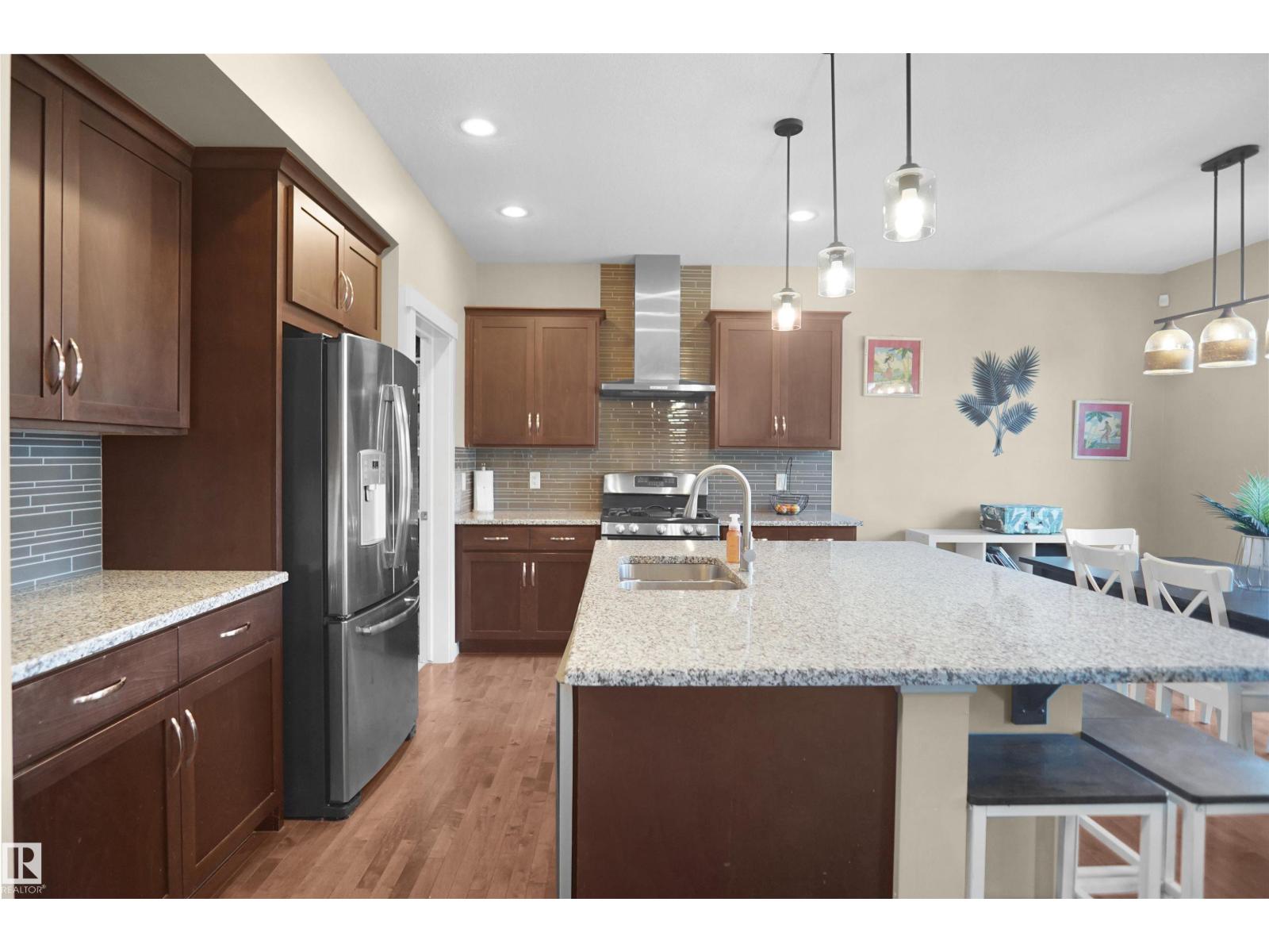 7812 18 Av Sw Property Photo 9