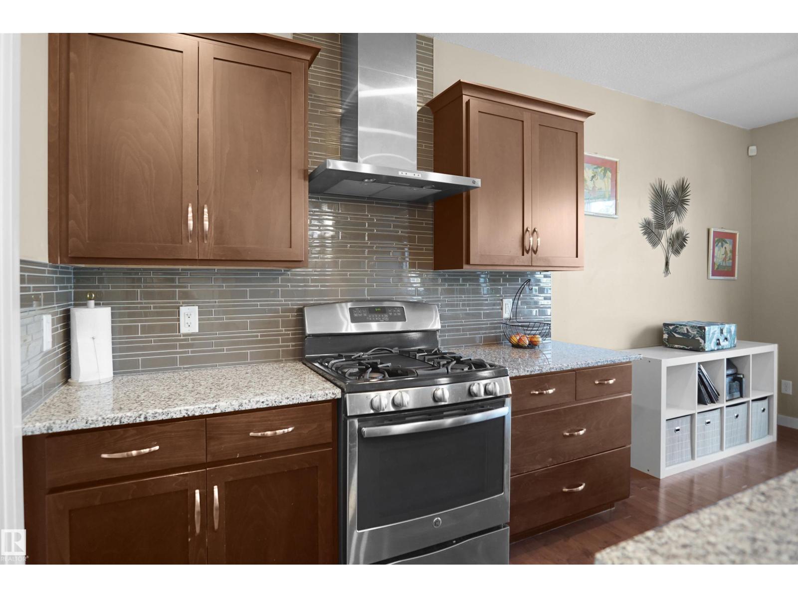 7812 18 Av Sw Property Photo 13
