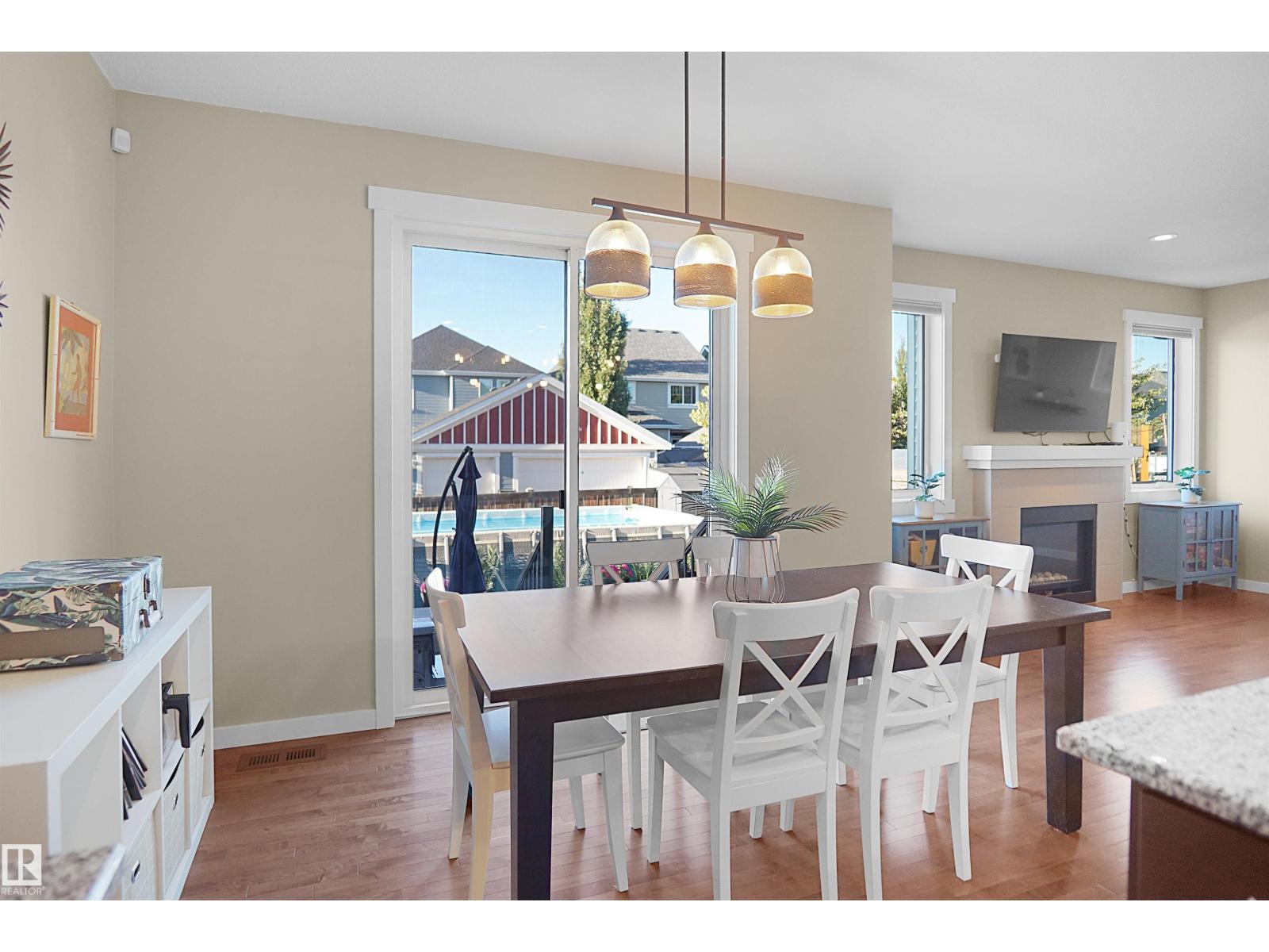 7812 18 Av Sw Property Photo 18