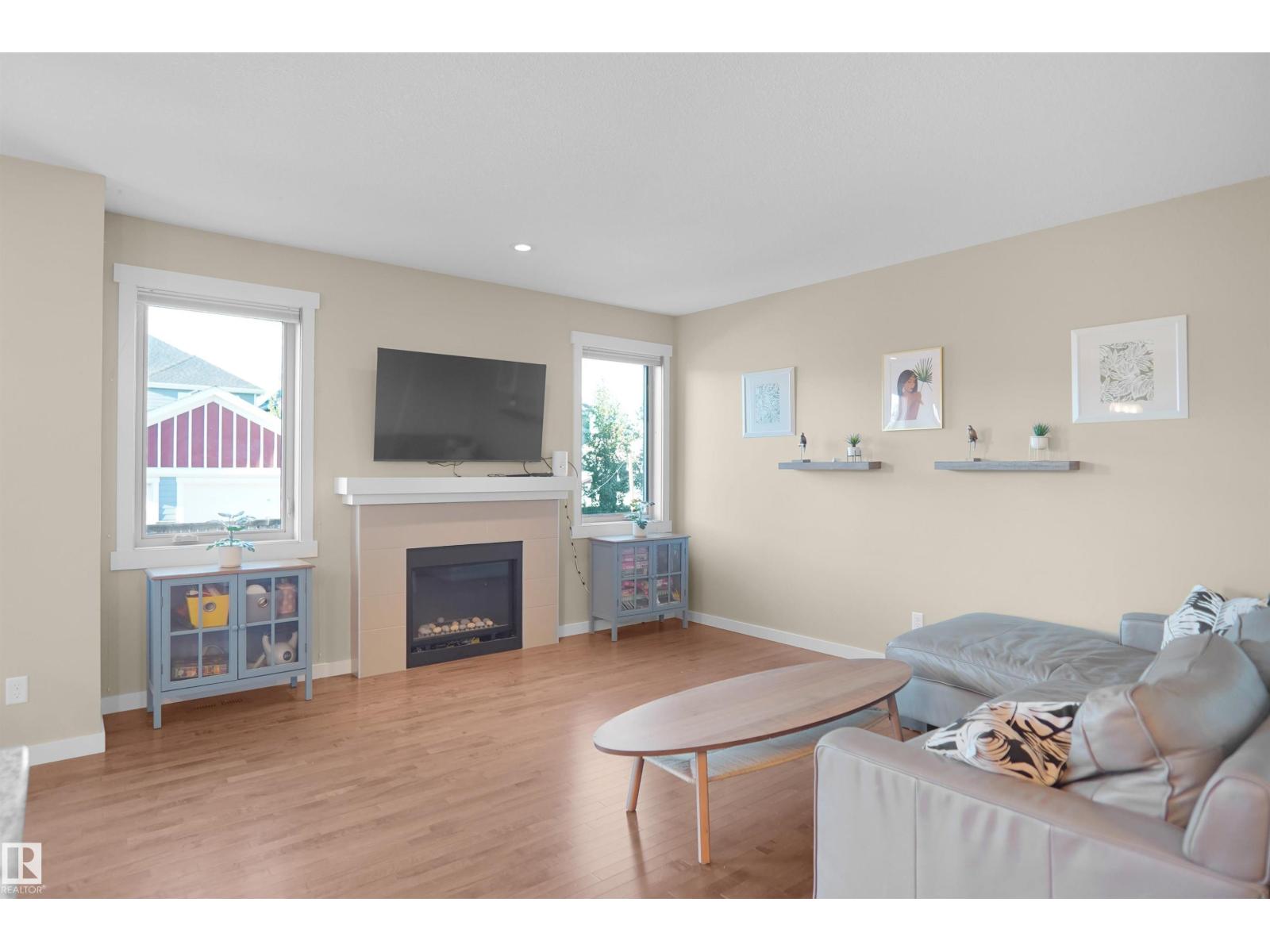7812 18 Av Sw Property Photo 21