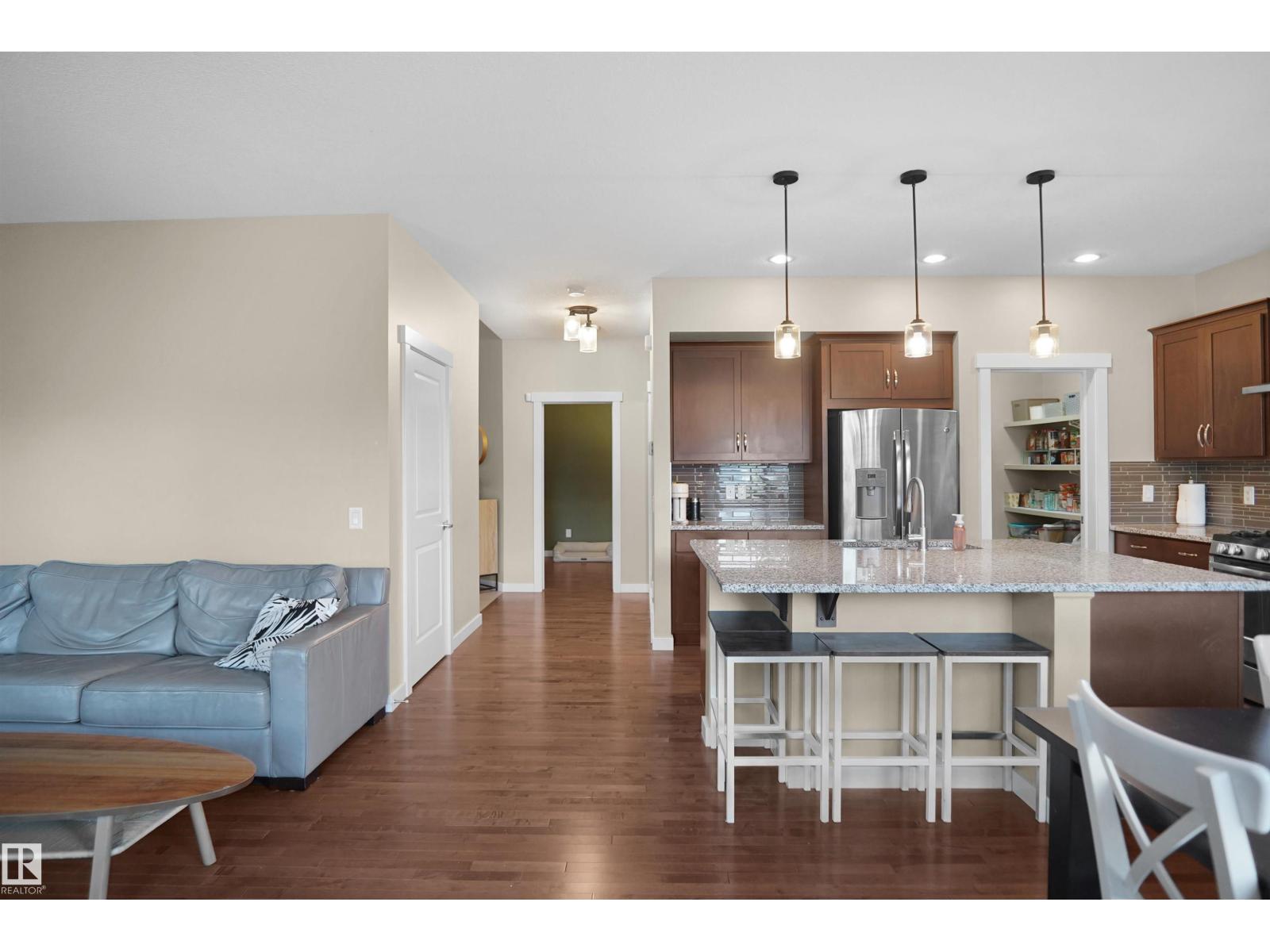 7812 18 Av Sw Property Photo 25
