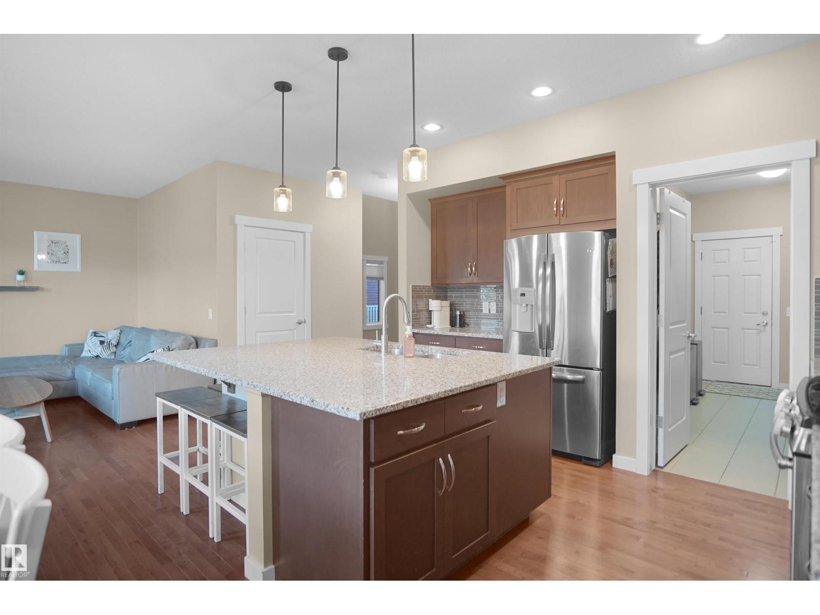 7812 18 Av Sw Property Photo 28