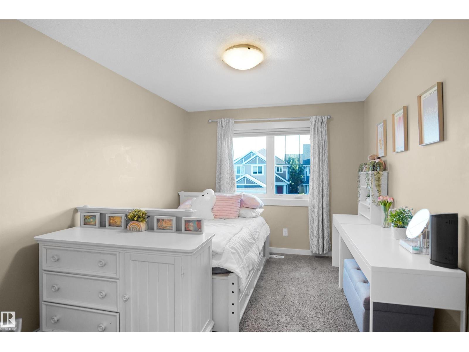 7812 18 Av Sw Property Photo 44