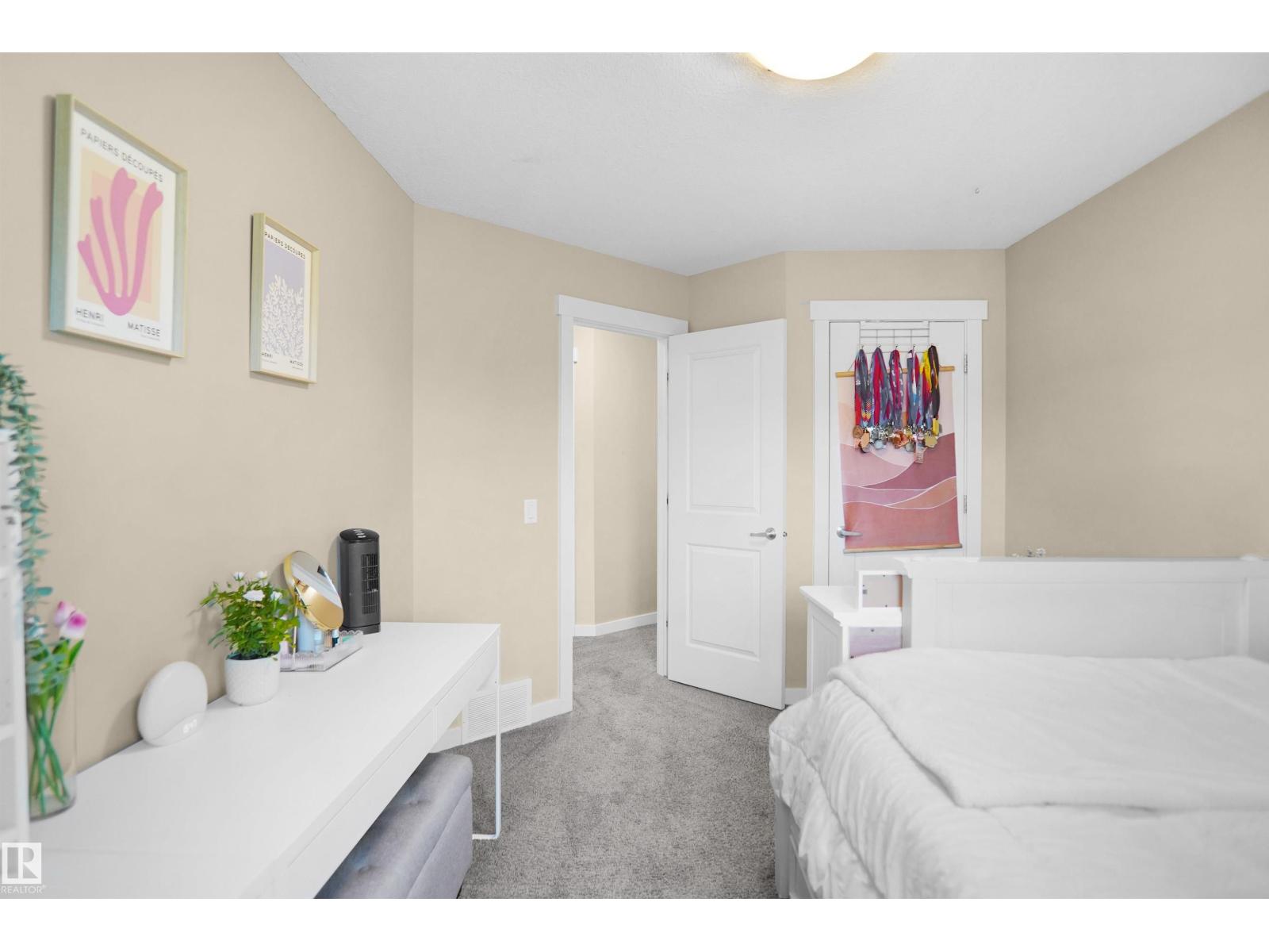 7812 18 Av Sw Property Photo 45
