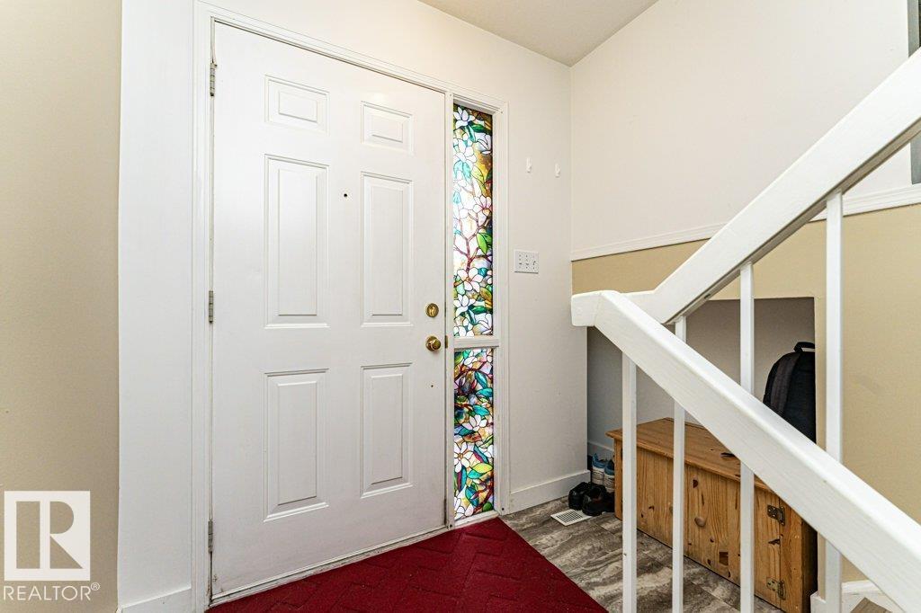 9787 176 St Nw Property Photo 3