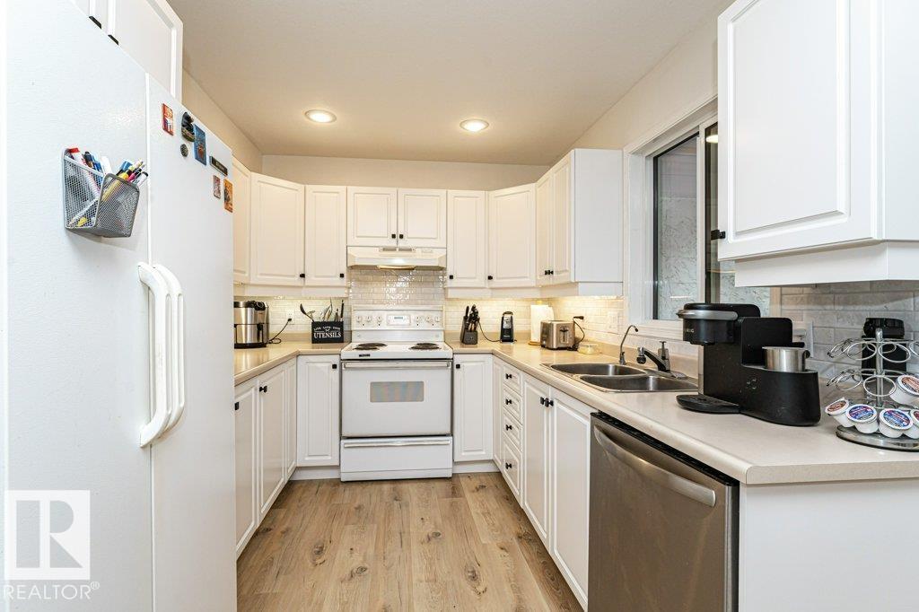 9787 176 St Nw Property Photo 12