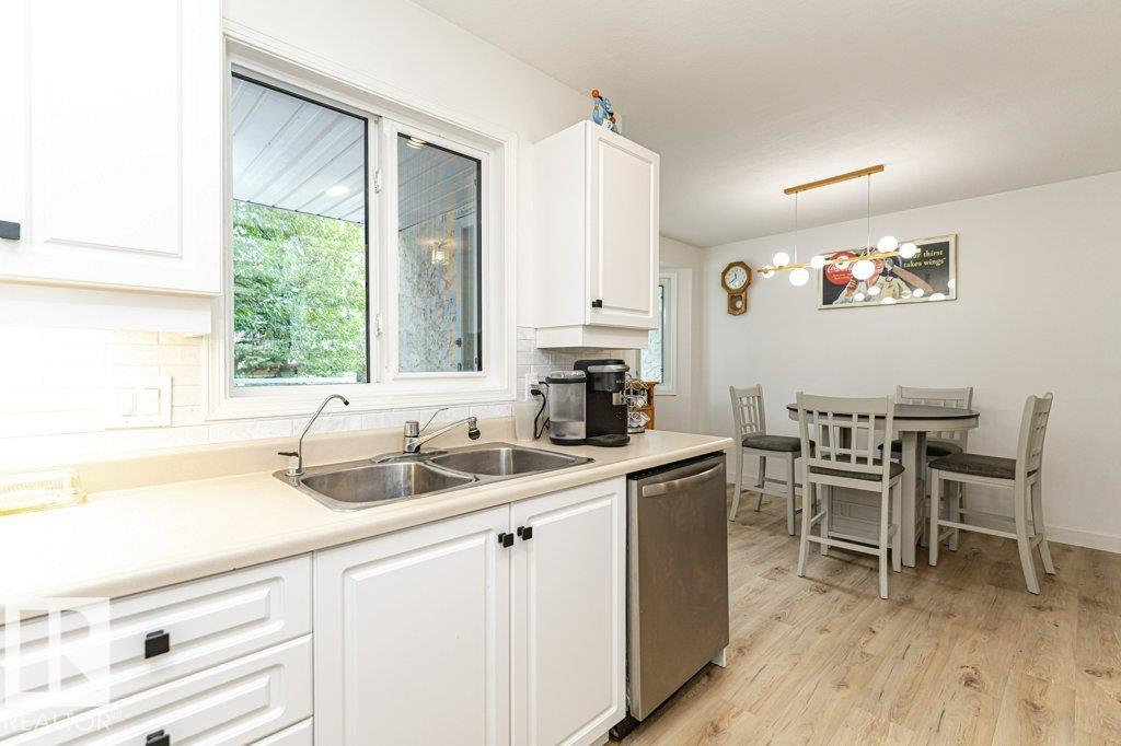 9787 176 St Nw Property Photo 14