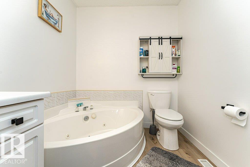 9787 176 St Nw Property Photo 28