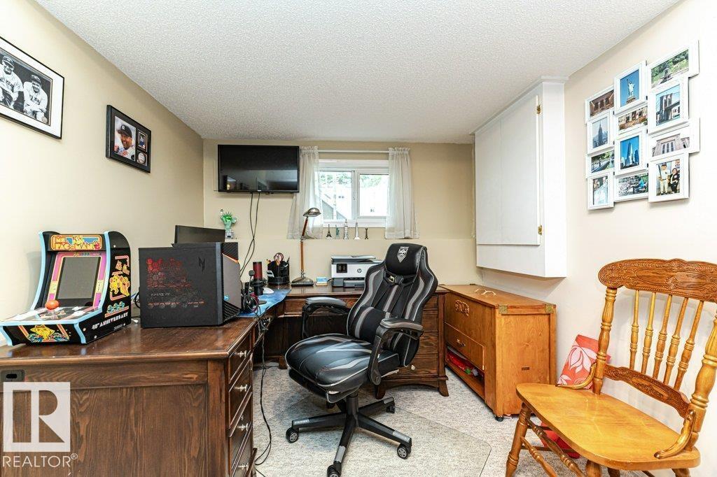 9787 176 St Nw Property Photo 32