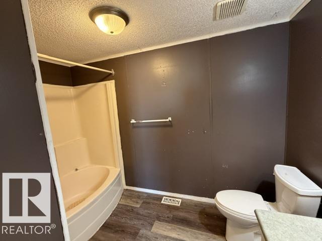 4801 50 St Property Photo 6