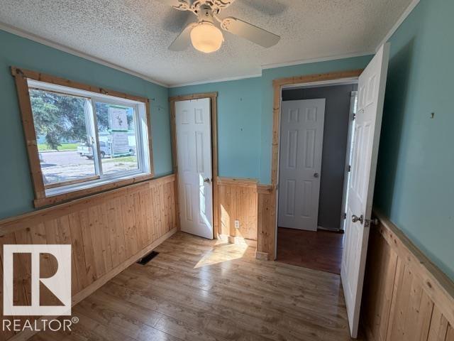 4801 50 St Property Photo 9