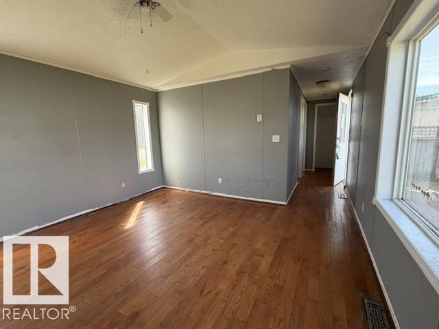4801 50 St Property Photo 13