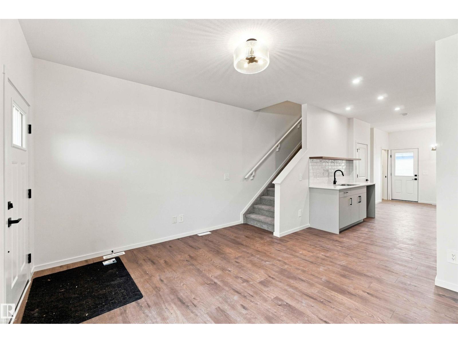 7097 Rosenthal Dr Nw Nw Property Photo 4