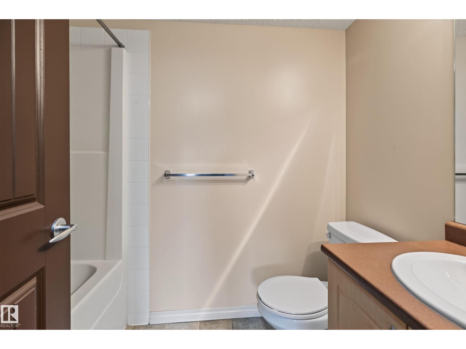 E4507703 Property Photo 18