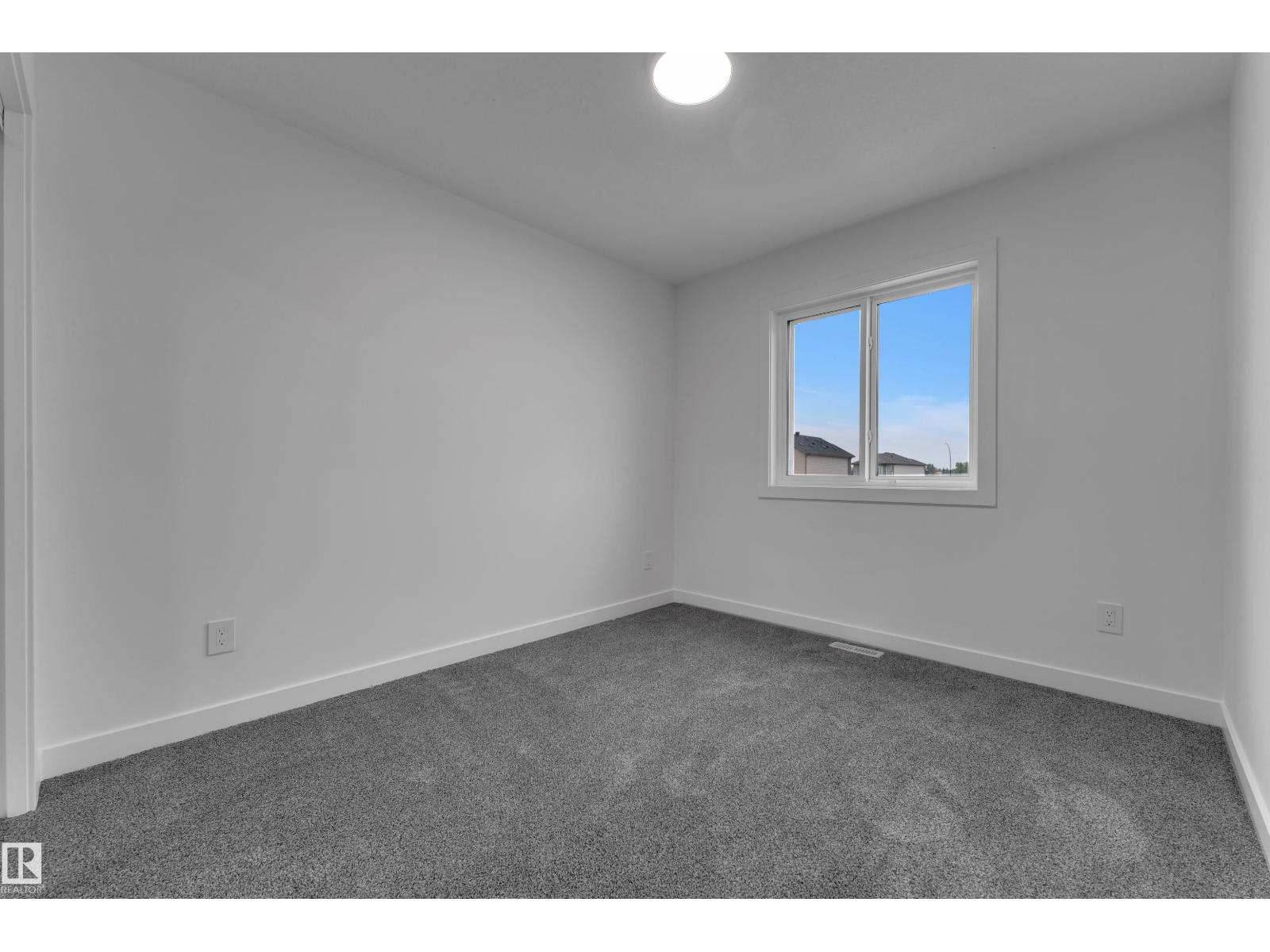 265 Falcon Cr Property Photo 24