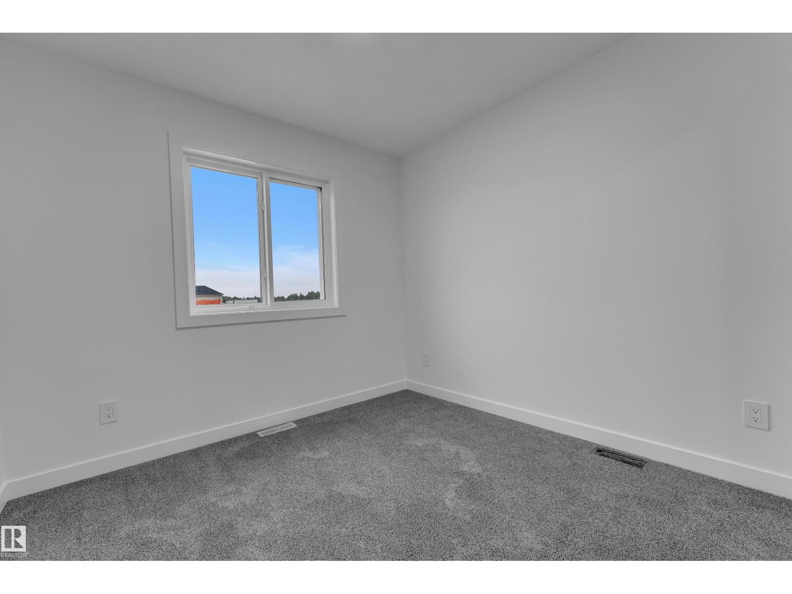 265 Falcon Cr Property Photo 27
